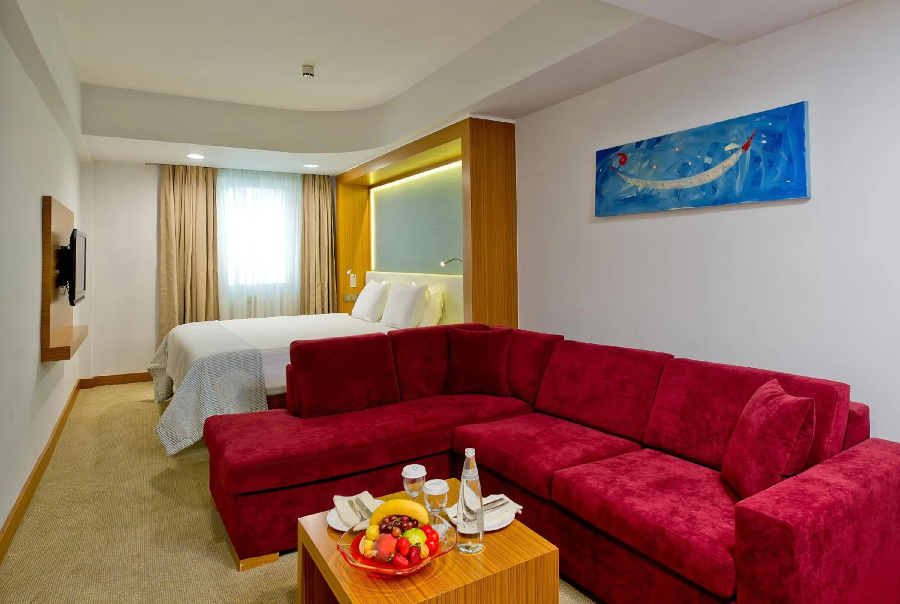 Photo of the whole room, Bed in Divan Istanbul City