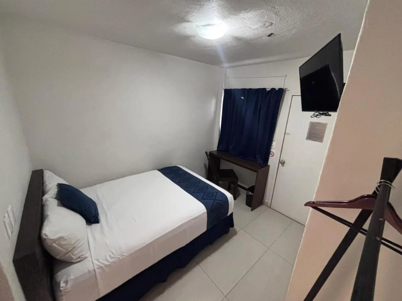 Bed in Hotel Juarez 70