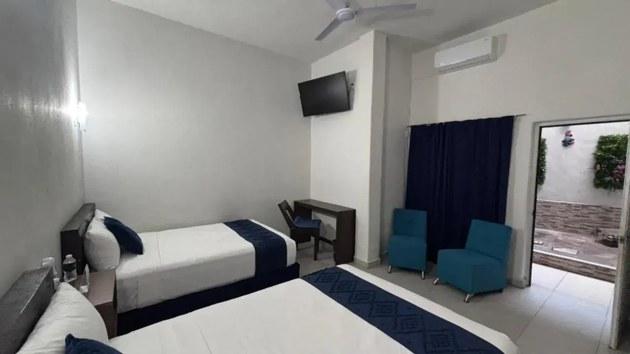 Double Room with Two Double Beds in Hotel Juarez 70 Double Room with Two Double Beds in Hotel Juarez 70