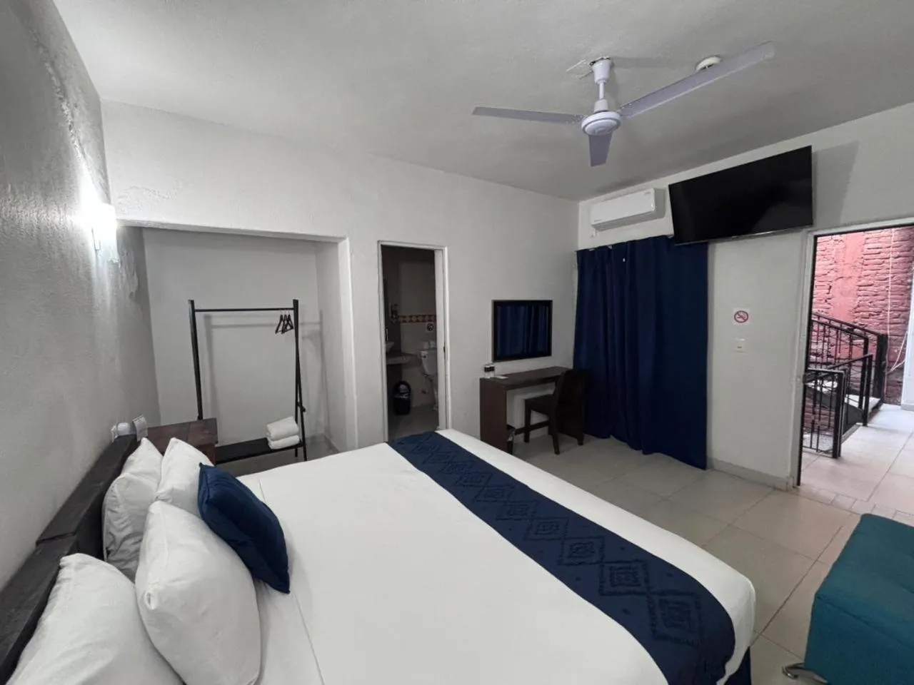 Bed in Hotel Juarez 70