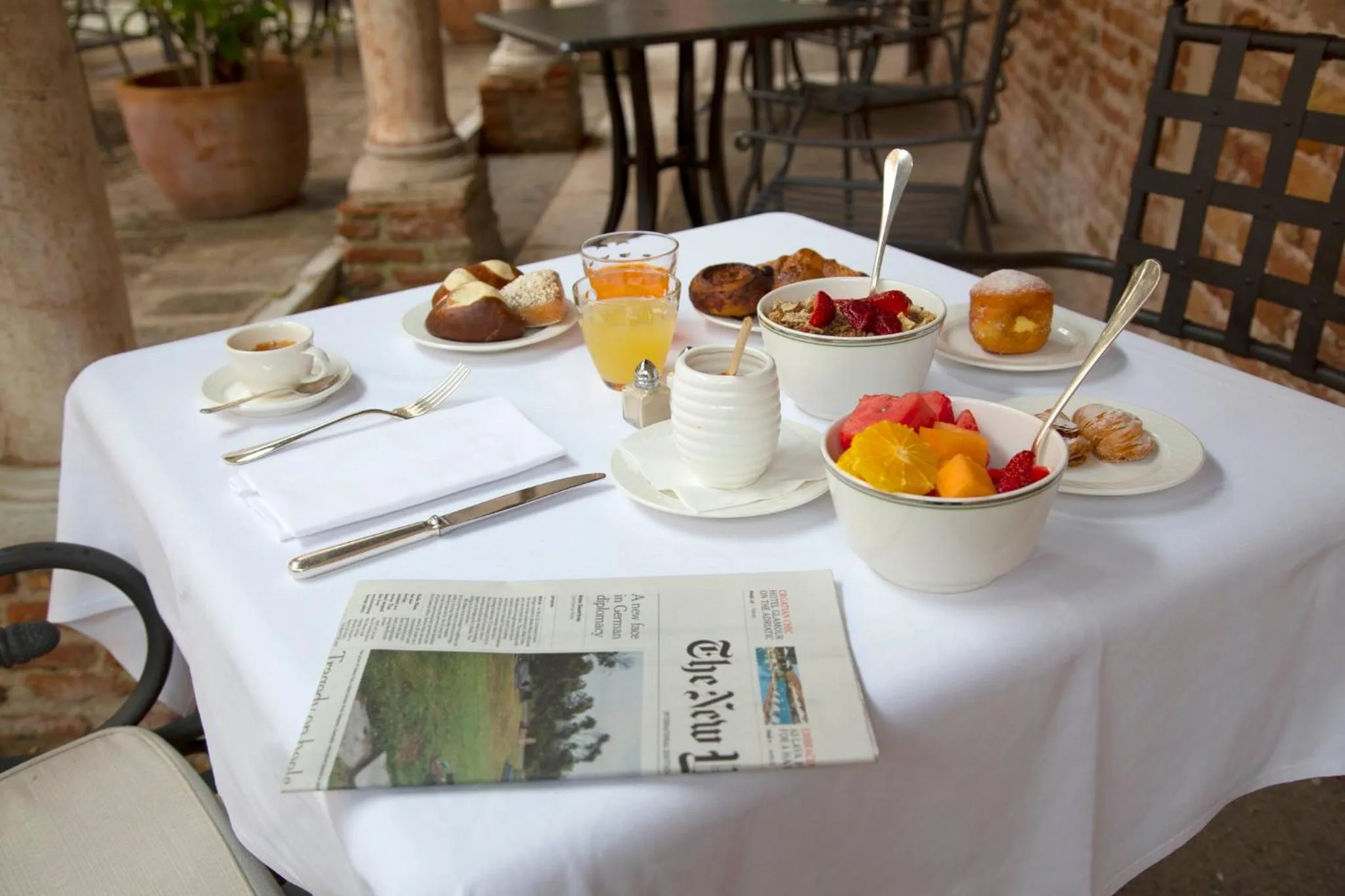 Breakfast in San Clemente Palace Venice