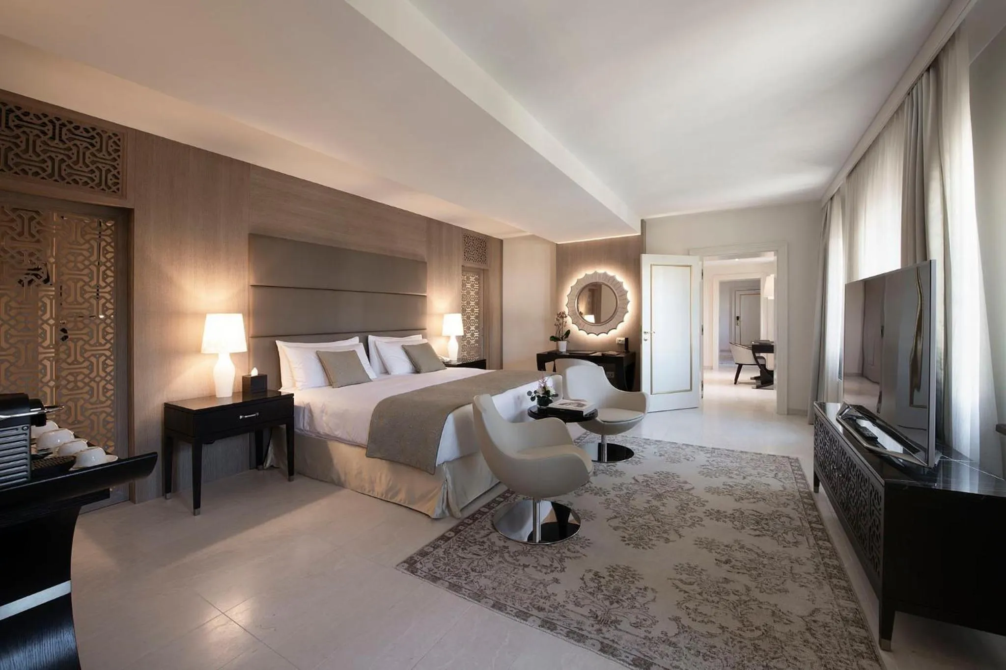 Photo of the whole room, Bed in San Clemente Palace Venice