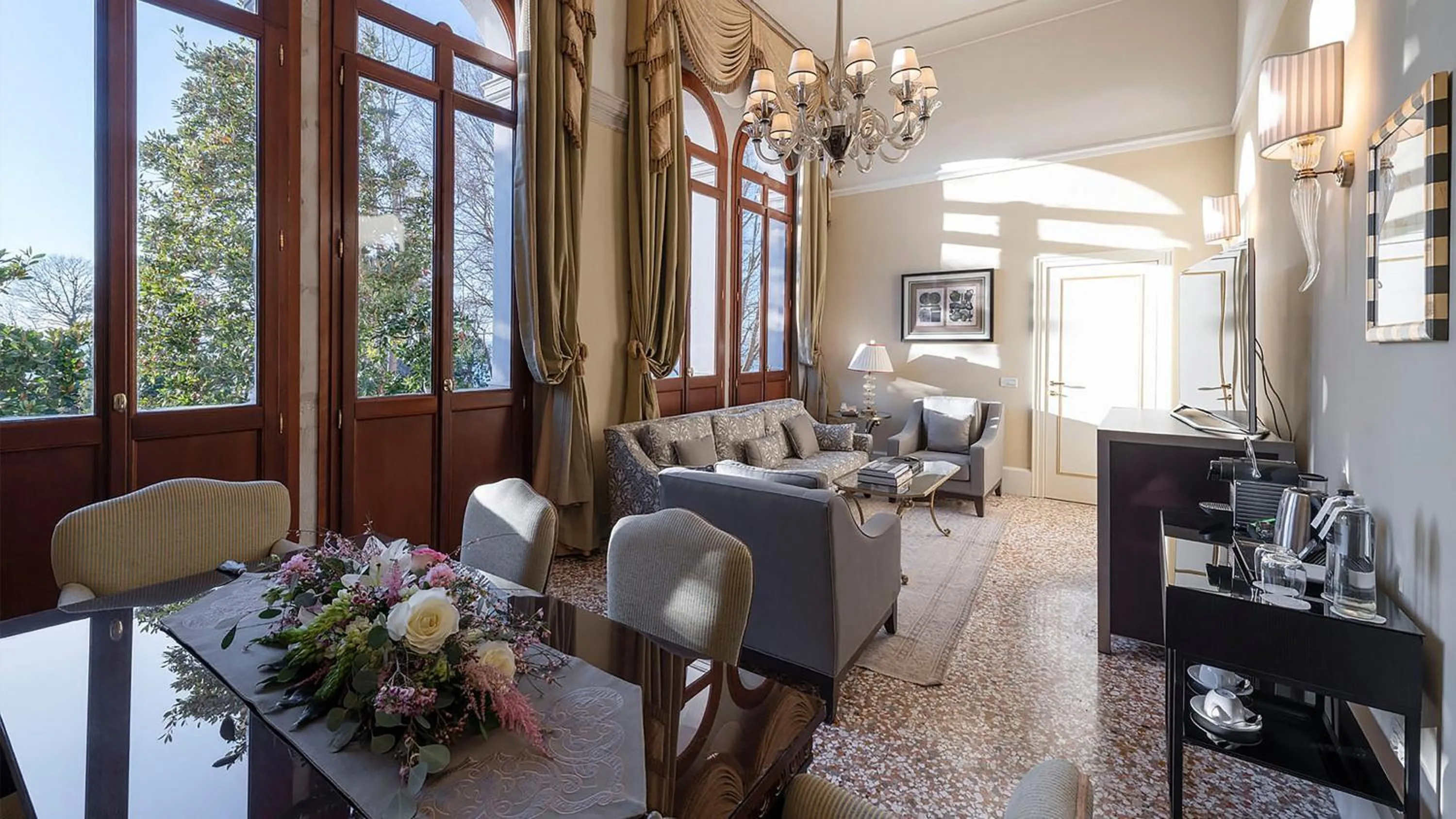 Photo of the whole room in San Clemente Palace Venice