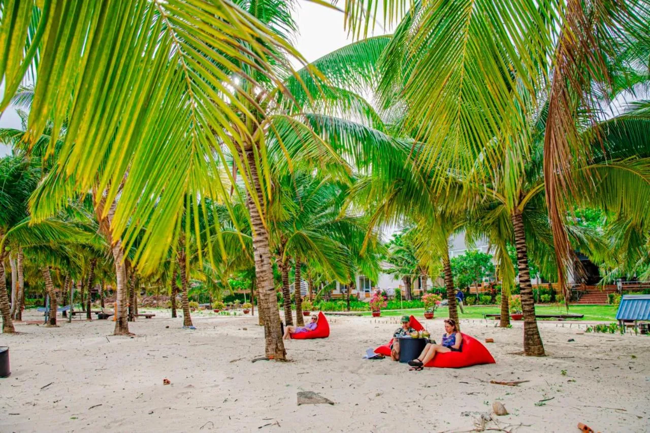 Beach in Thiên Tân Hotel