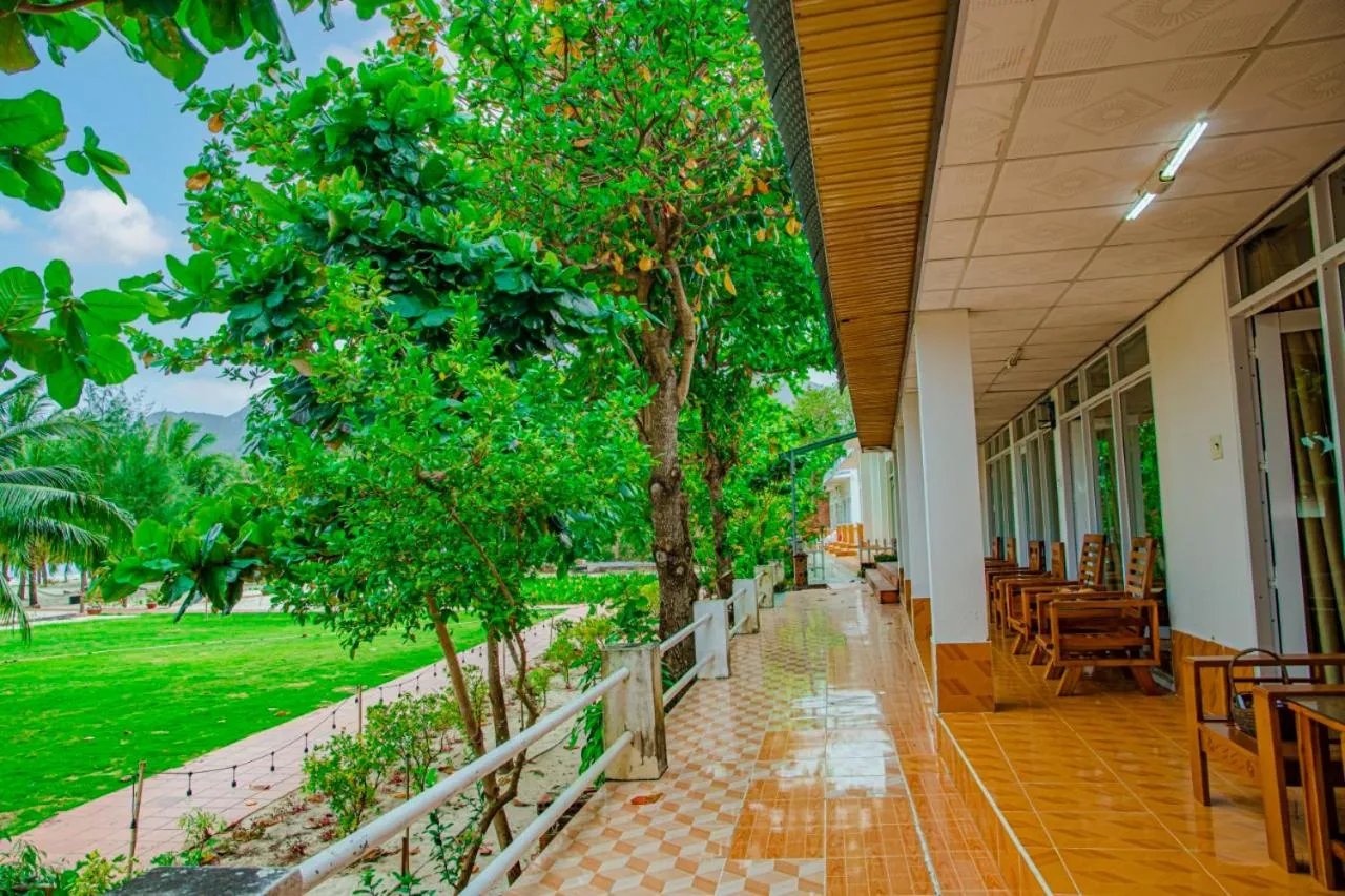 Seating area in Thiên Tân Hotel