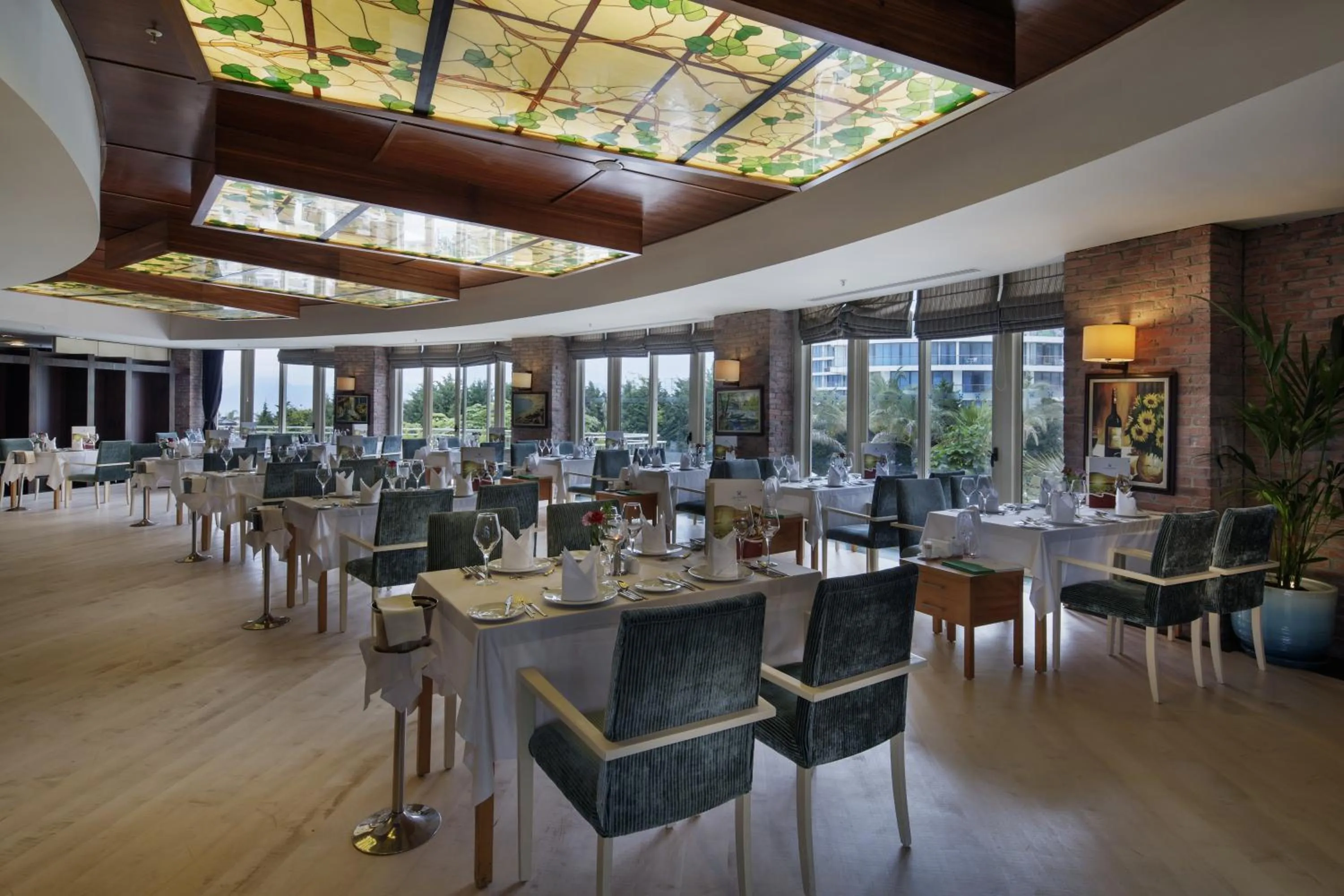 Restaurant/places to eat in Liberty Hotels Lara