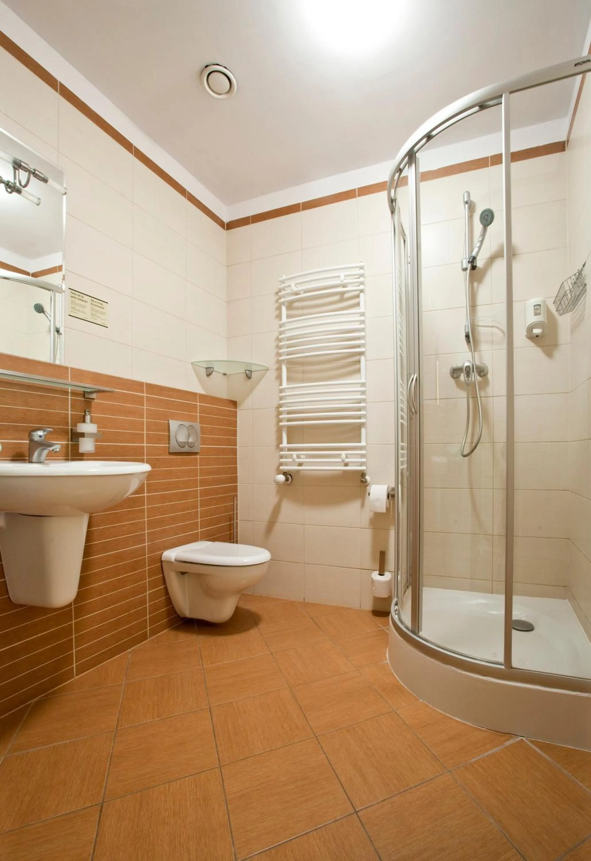 Shower in Hotel Szara Willa