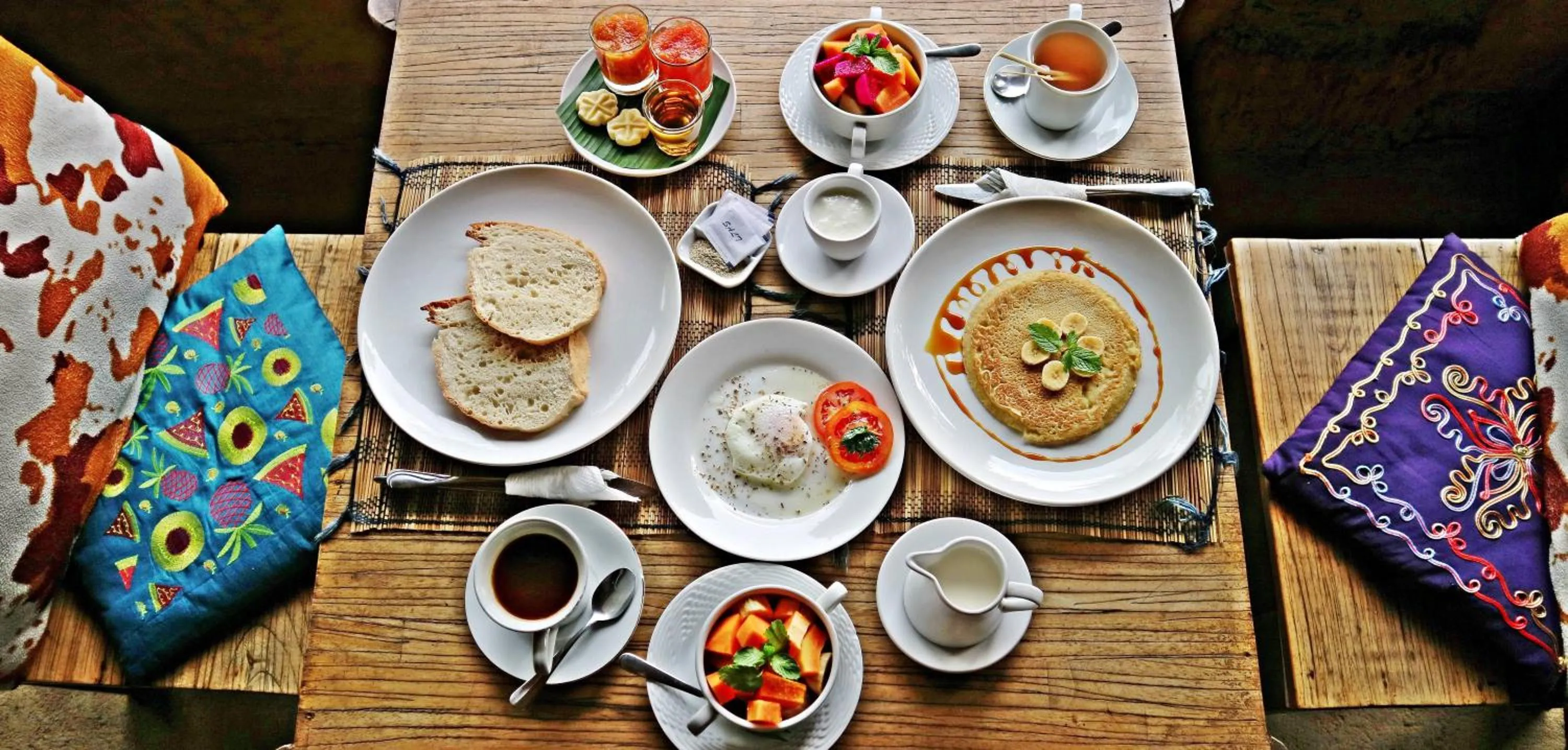 Breakfast in Sang Giri Mountain Tent Resort