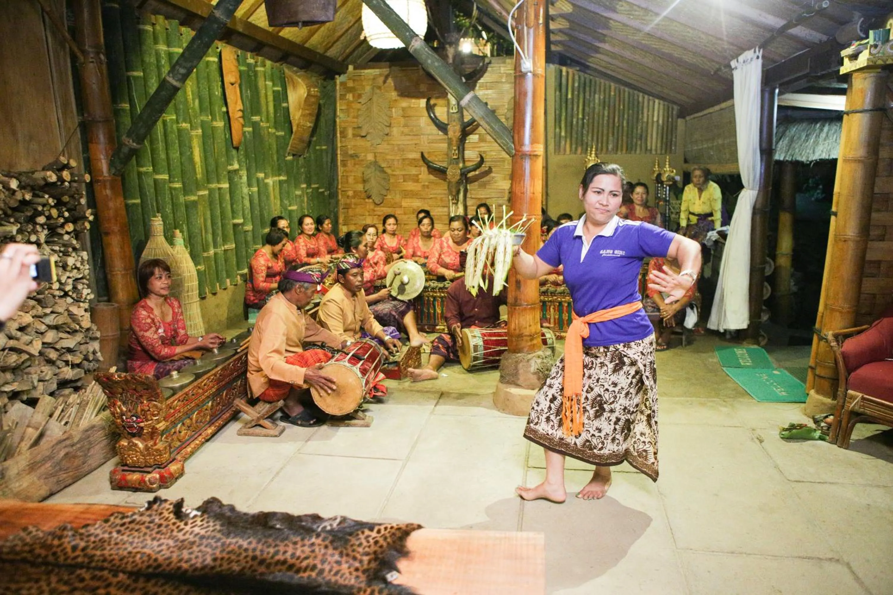 People in Sang Giri Mountain Tent Resort