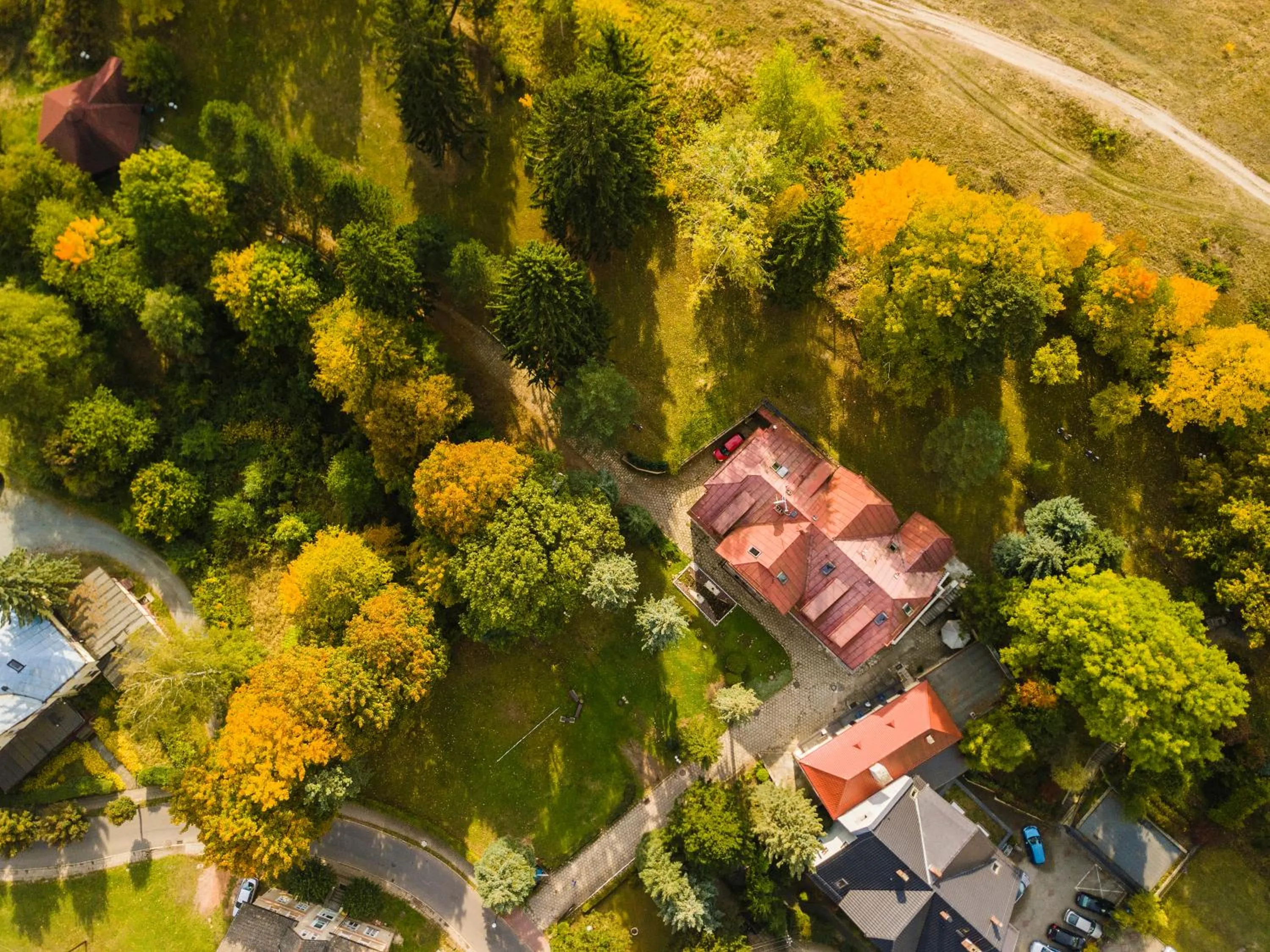 Property building in Willa Alfa