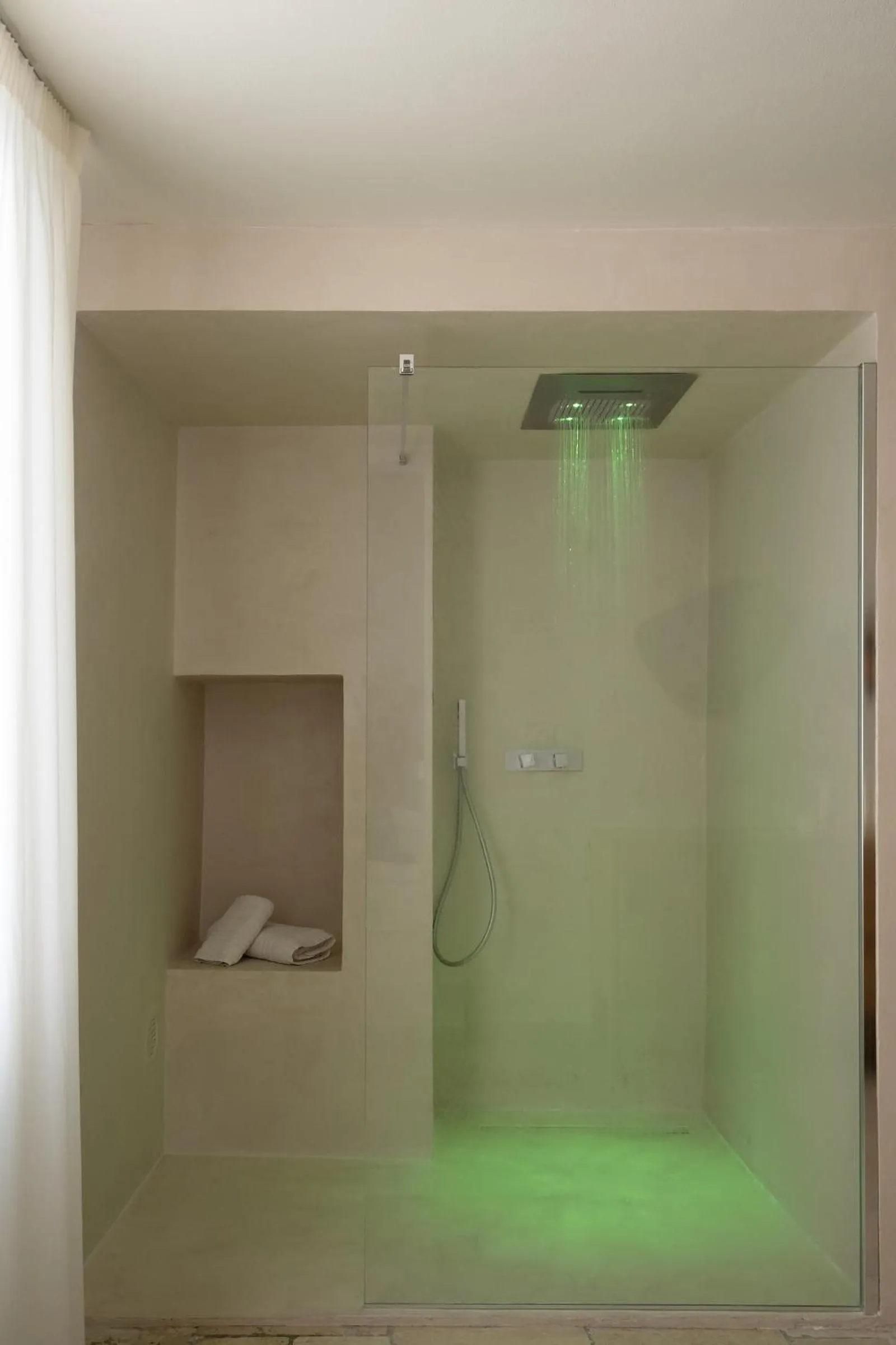 Shower in Monteforte Suite & Spa