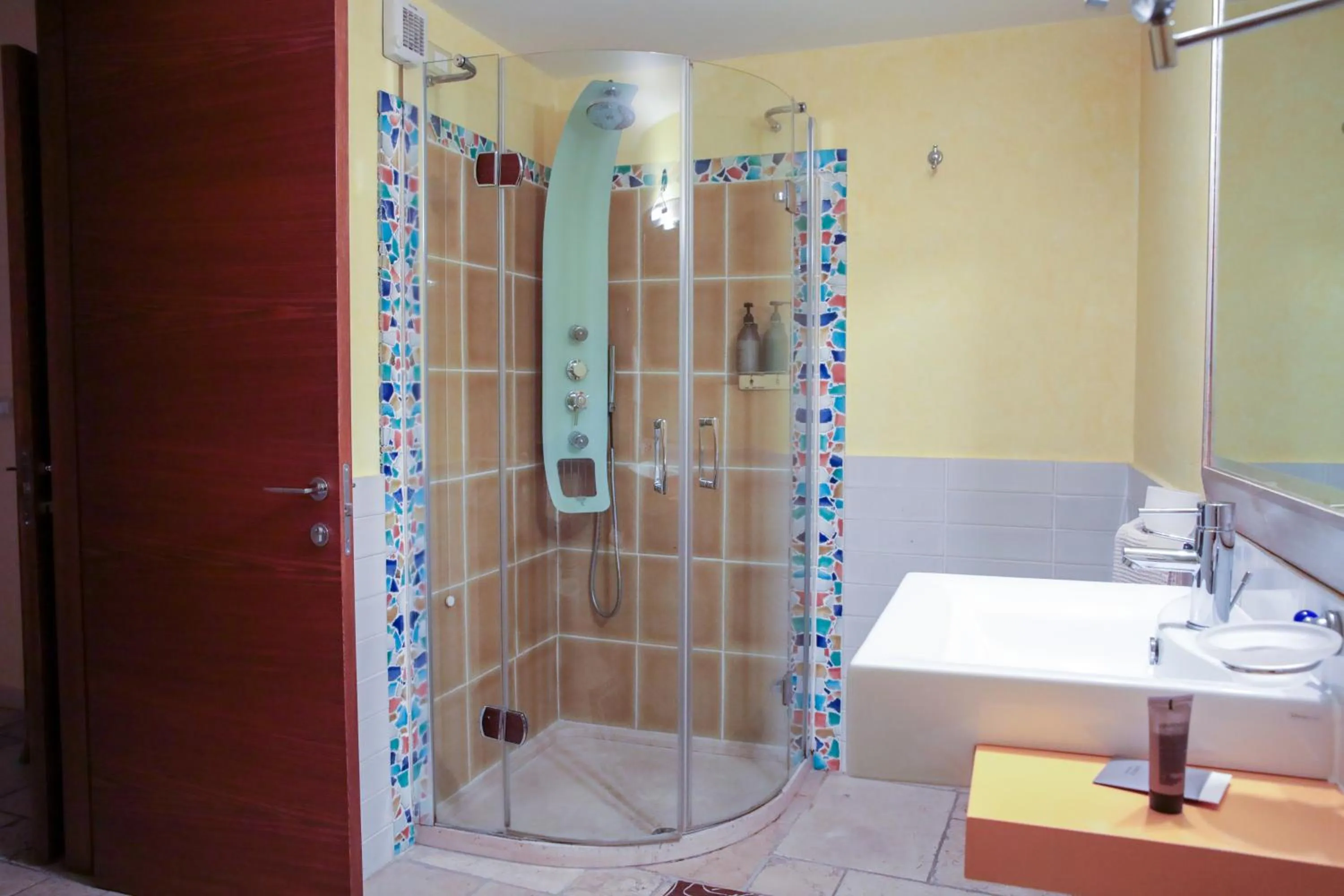 Shower in Monteforte Resort