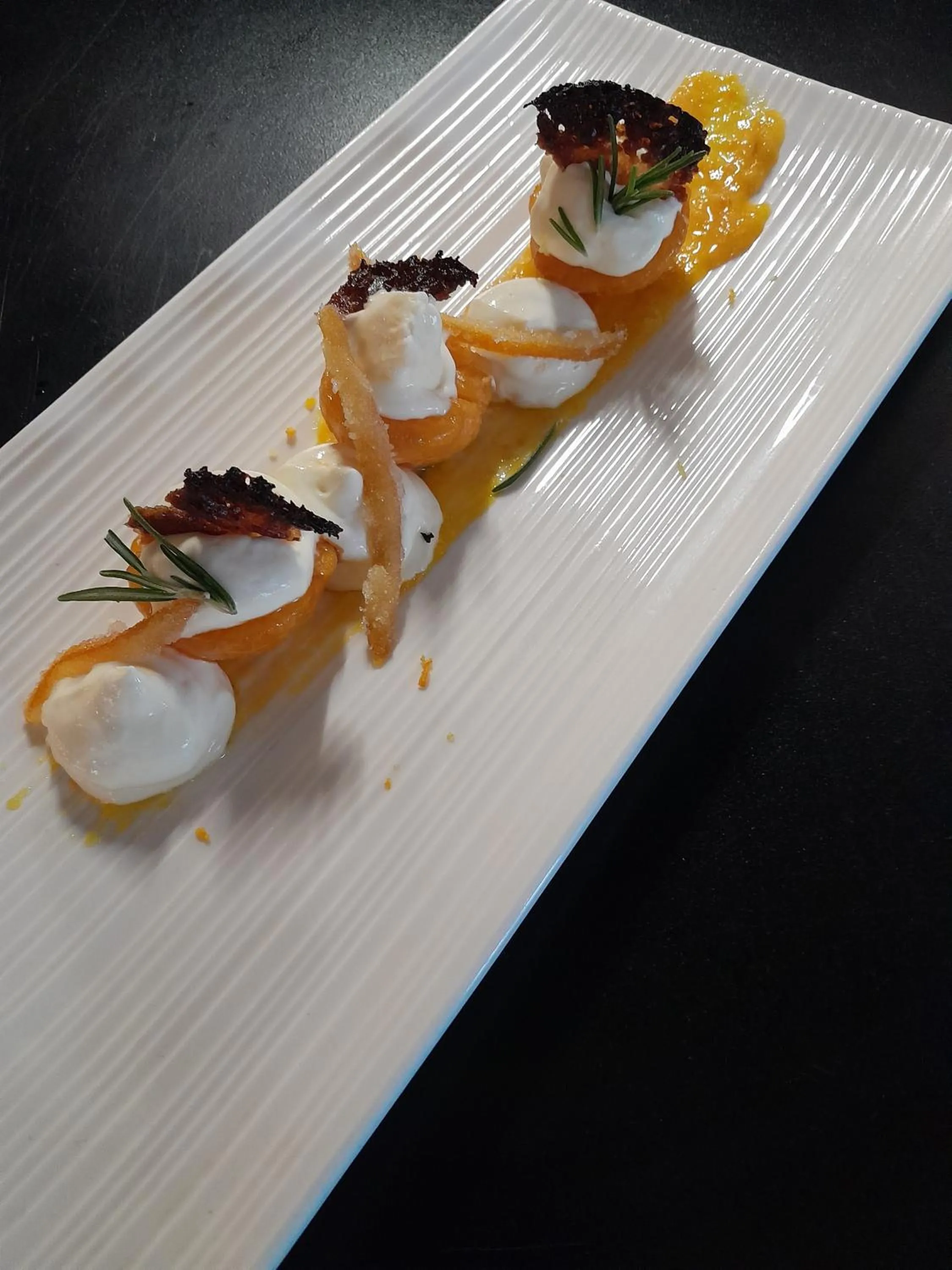 Restaurant/places to eat in La Pomme d'Or