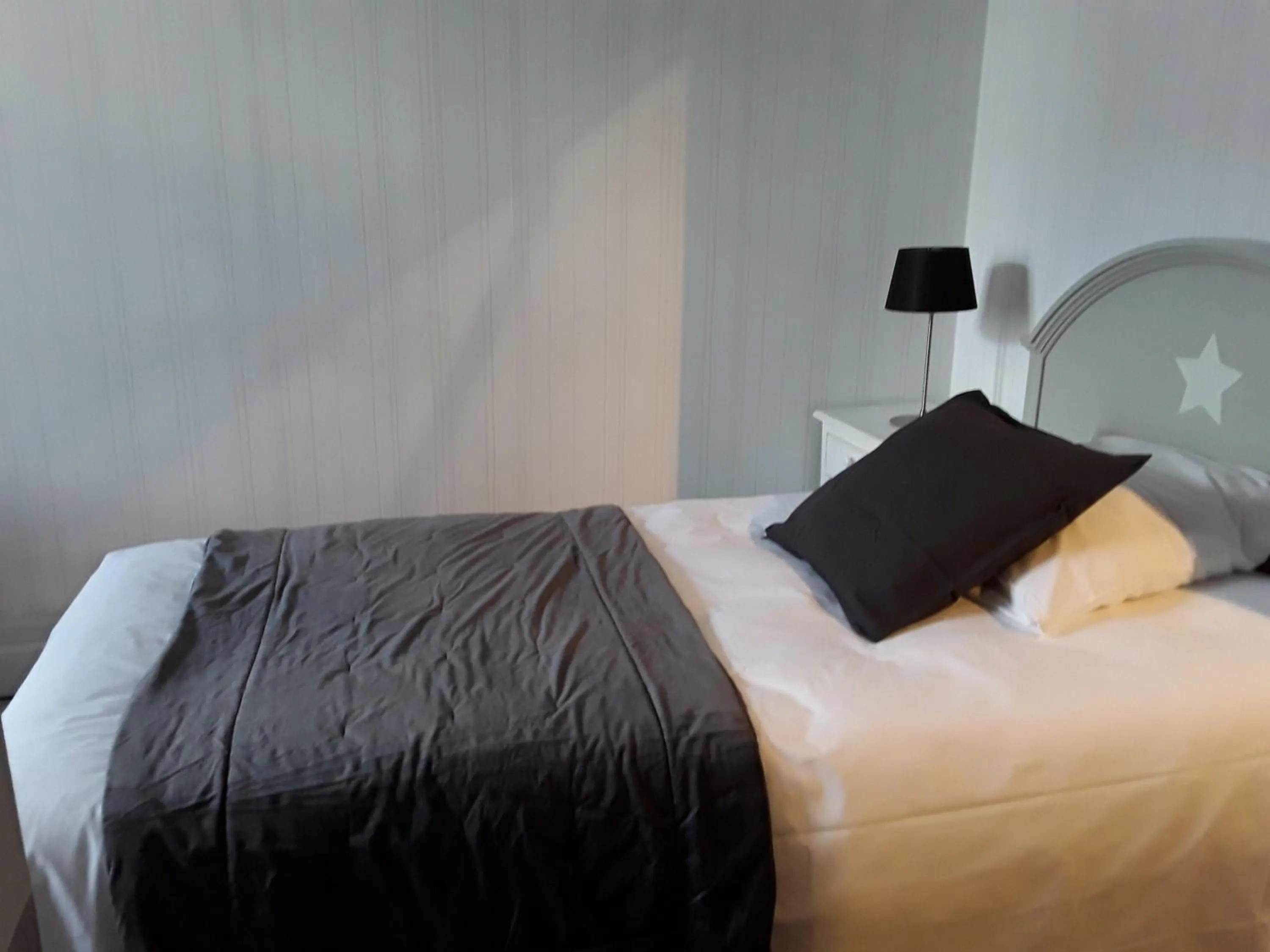 Bed in La Pomme d'Or