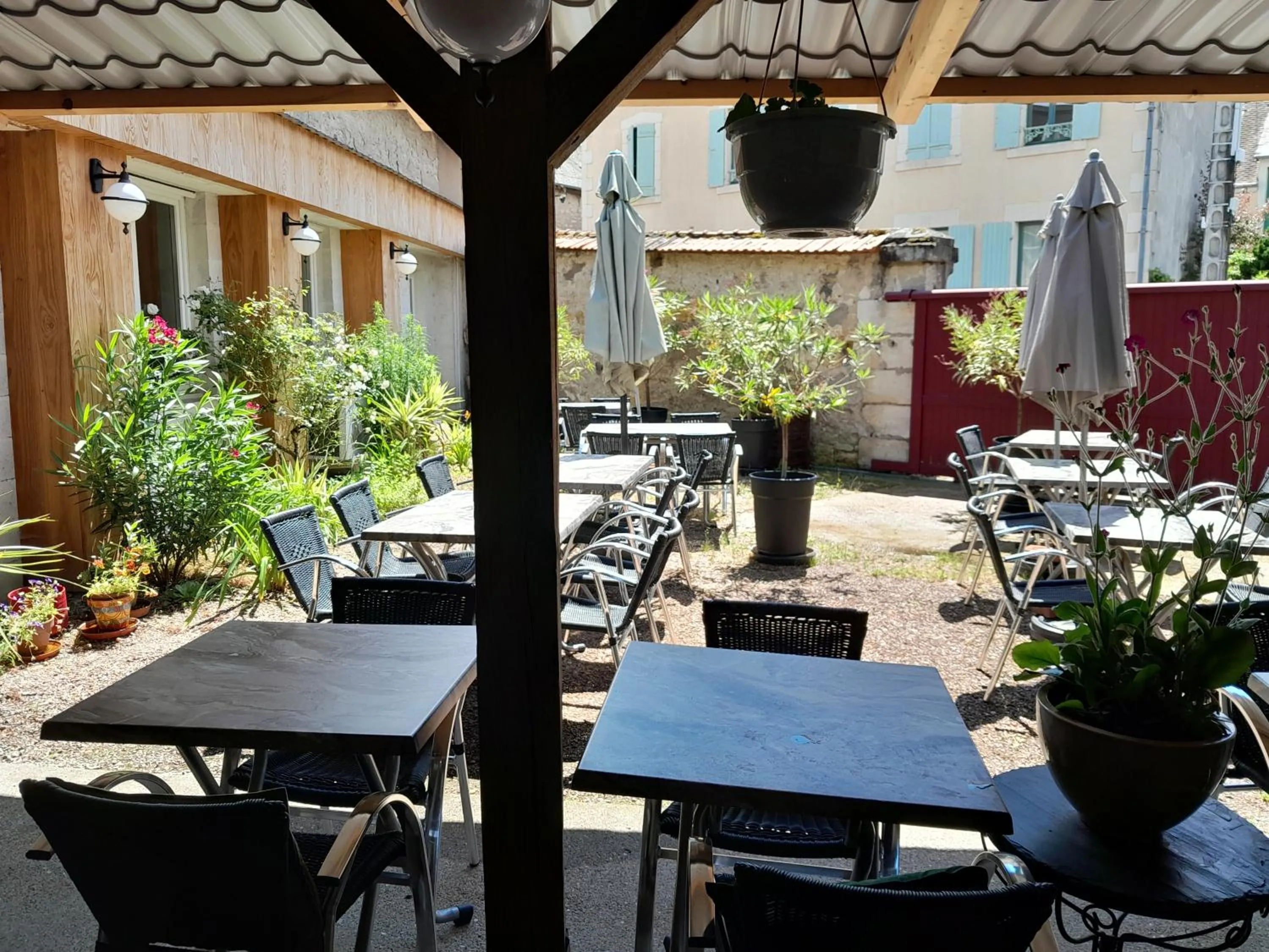 Property building in La Pomme d'Or