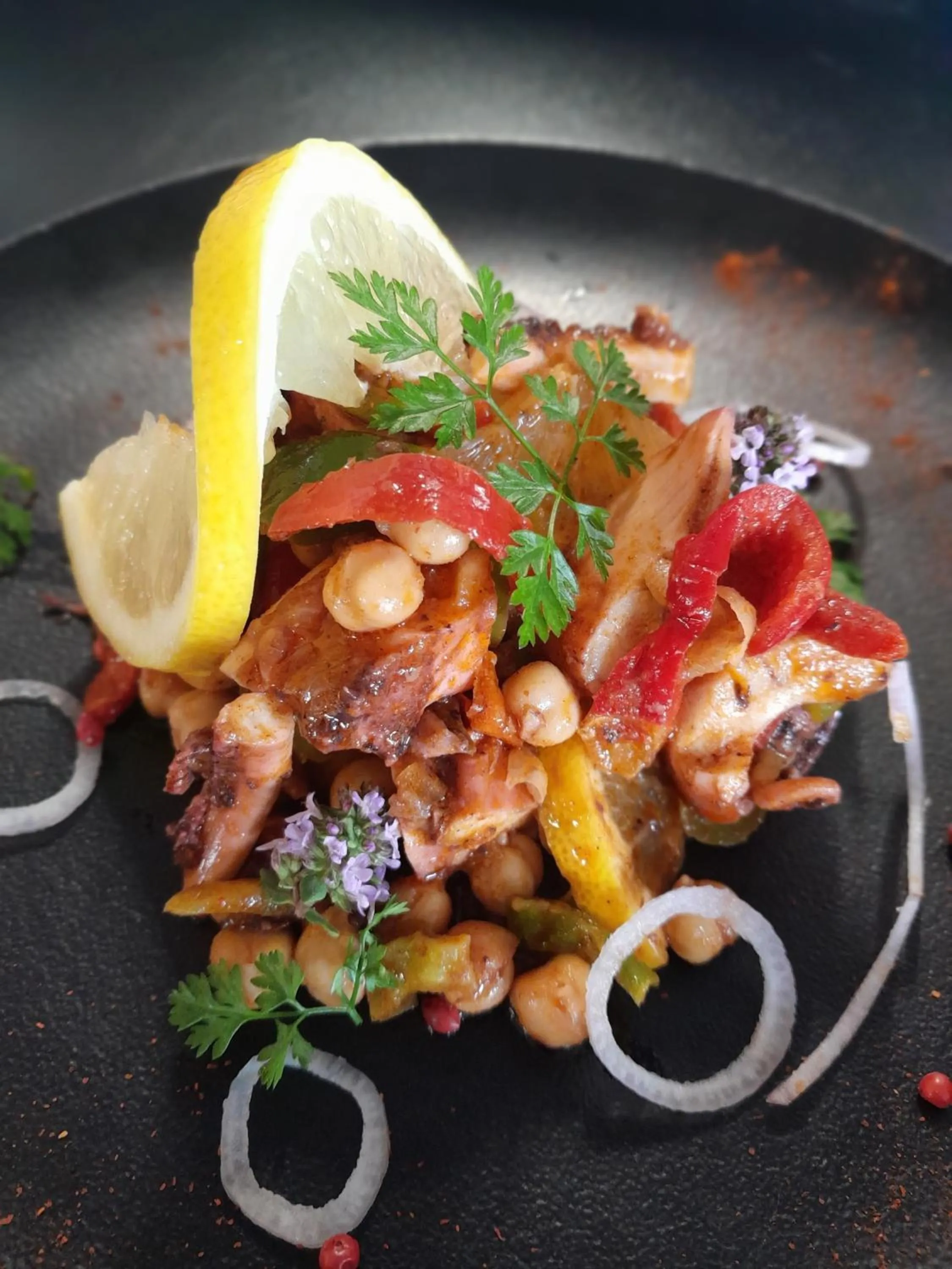 Restaurant/places to eat in La Pomme d'Or