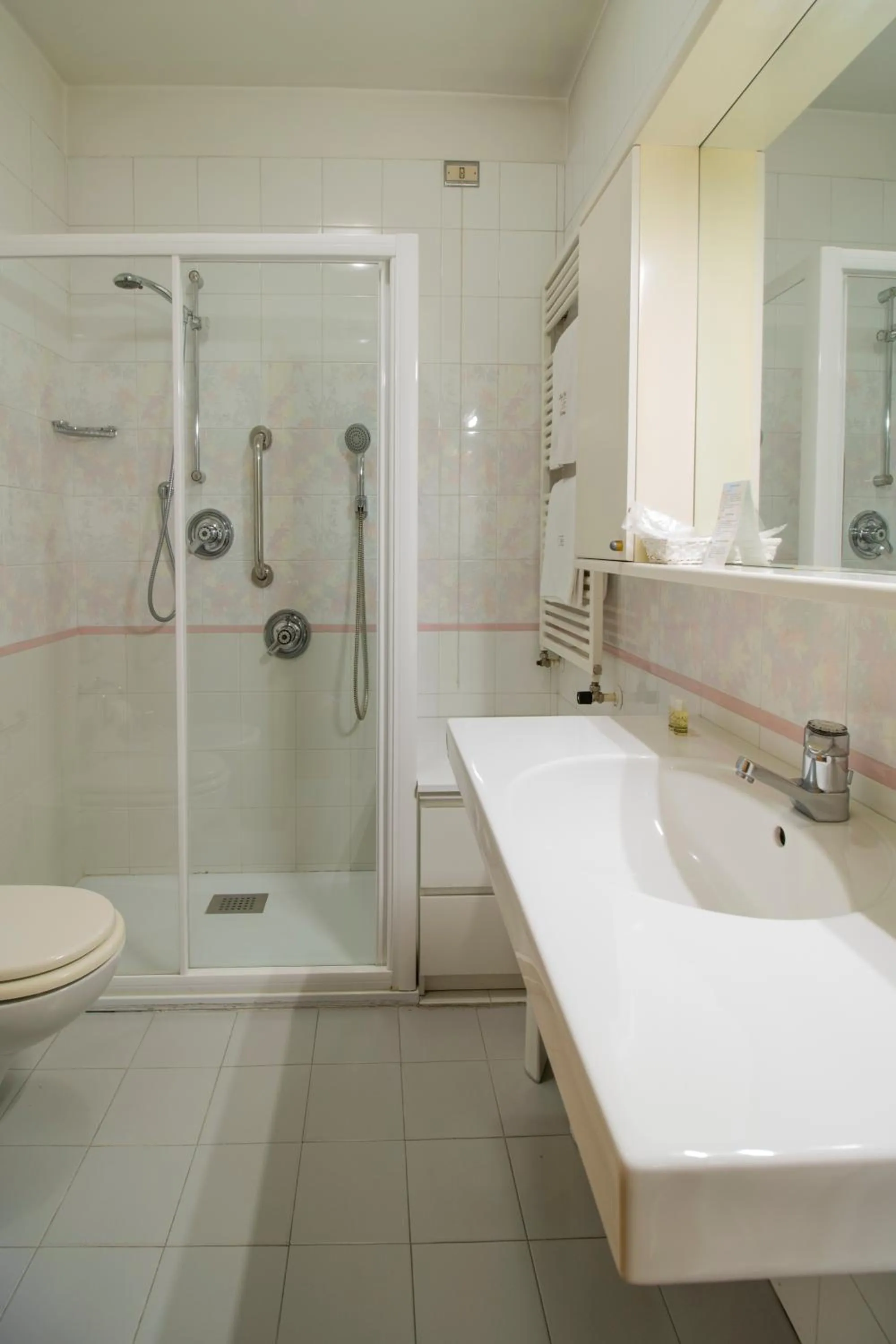 Bathroom in Hotel Pinzolo-Dolomiti