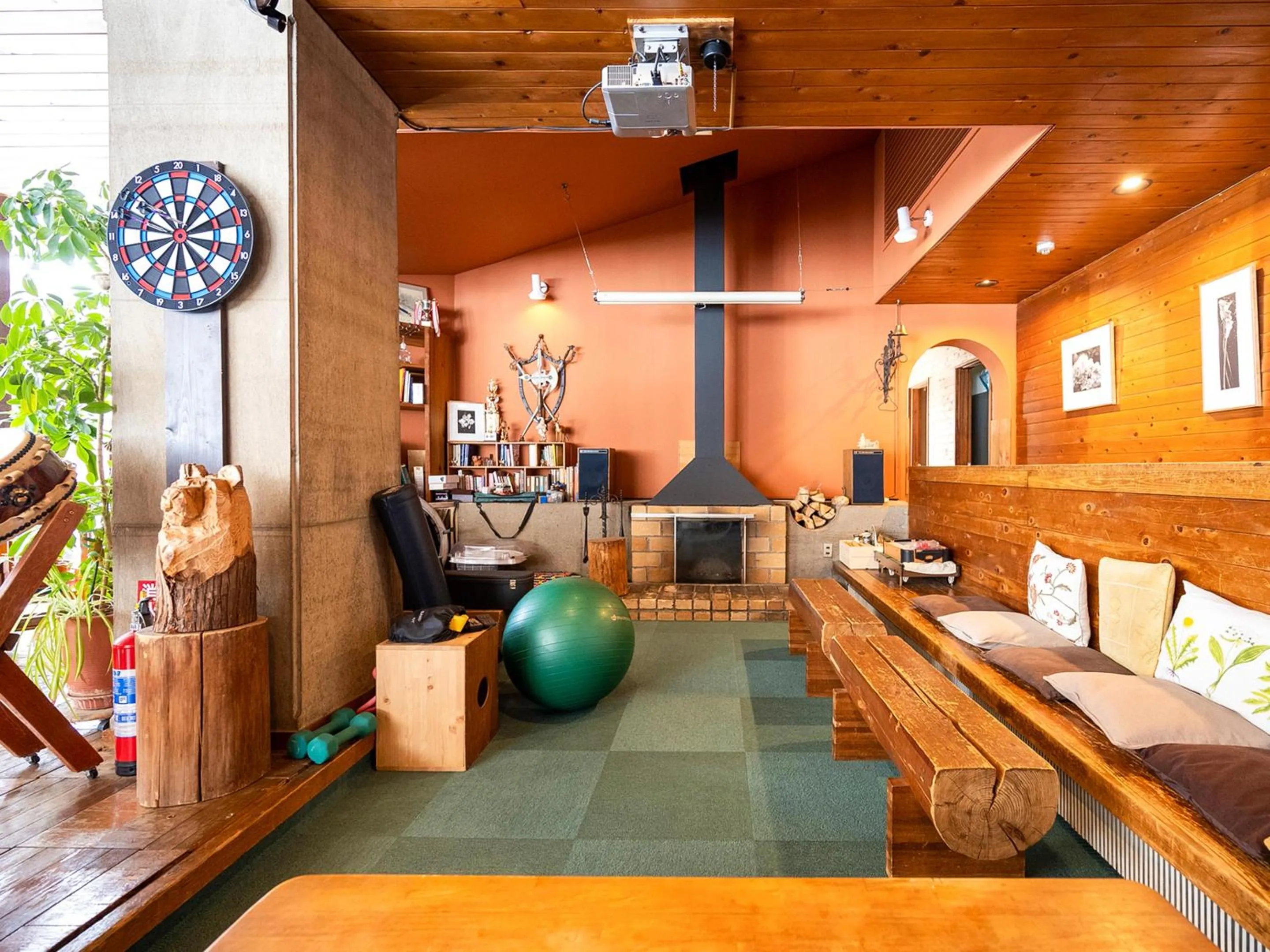 Communal lounge/ TV room in Lodge Scole