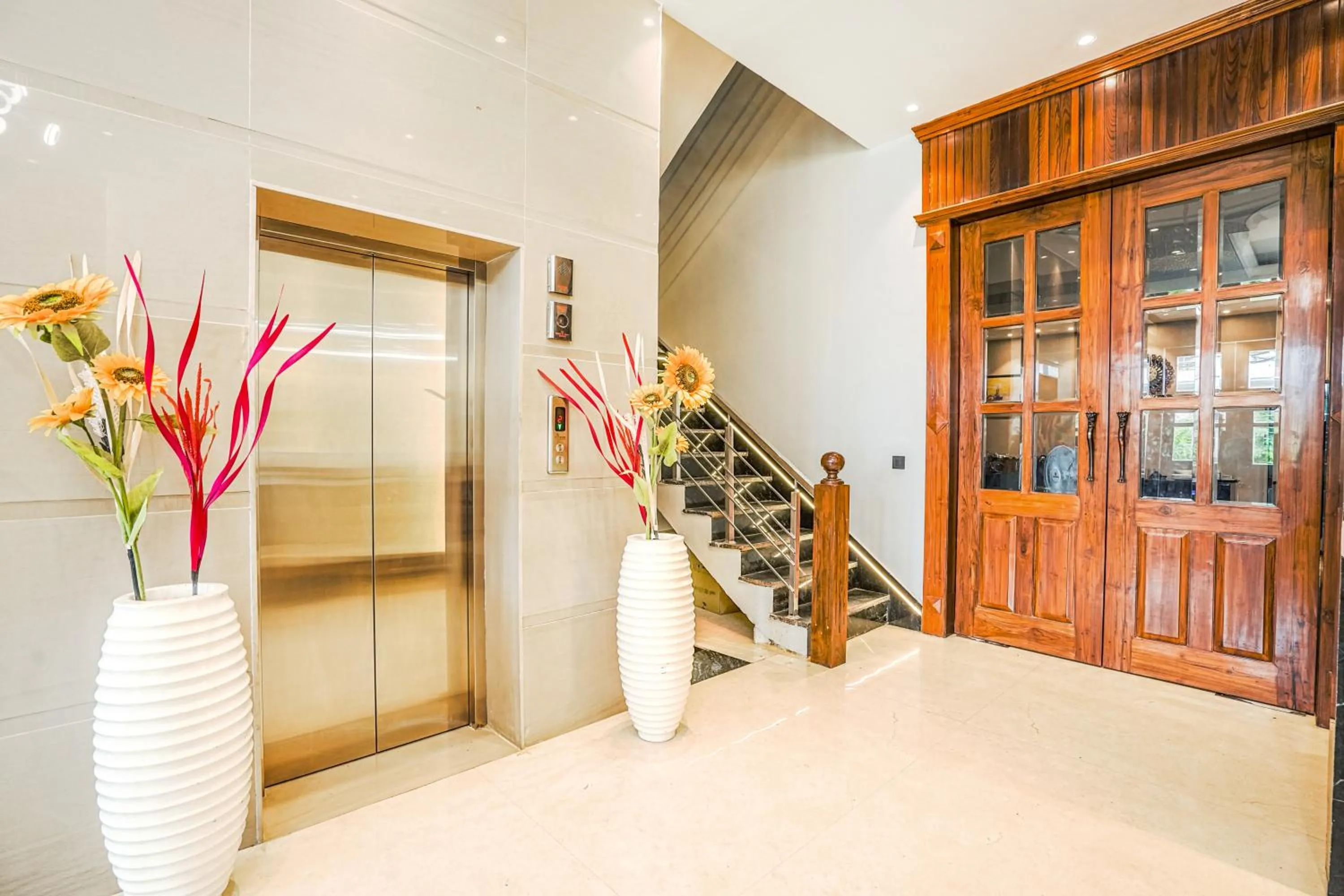 Lobby or reception in Hotel Grand Cabbana By Levelup Hotels