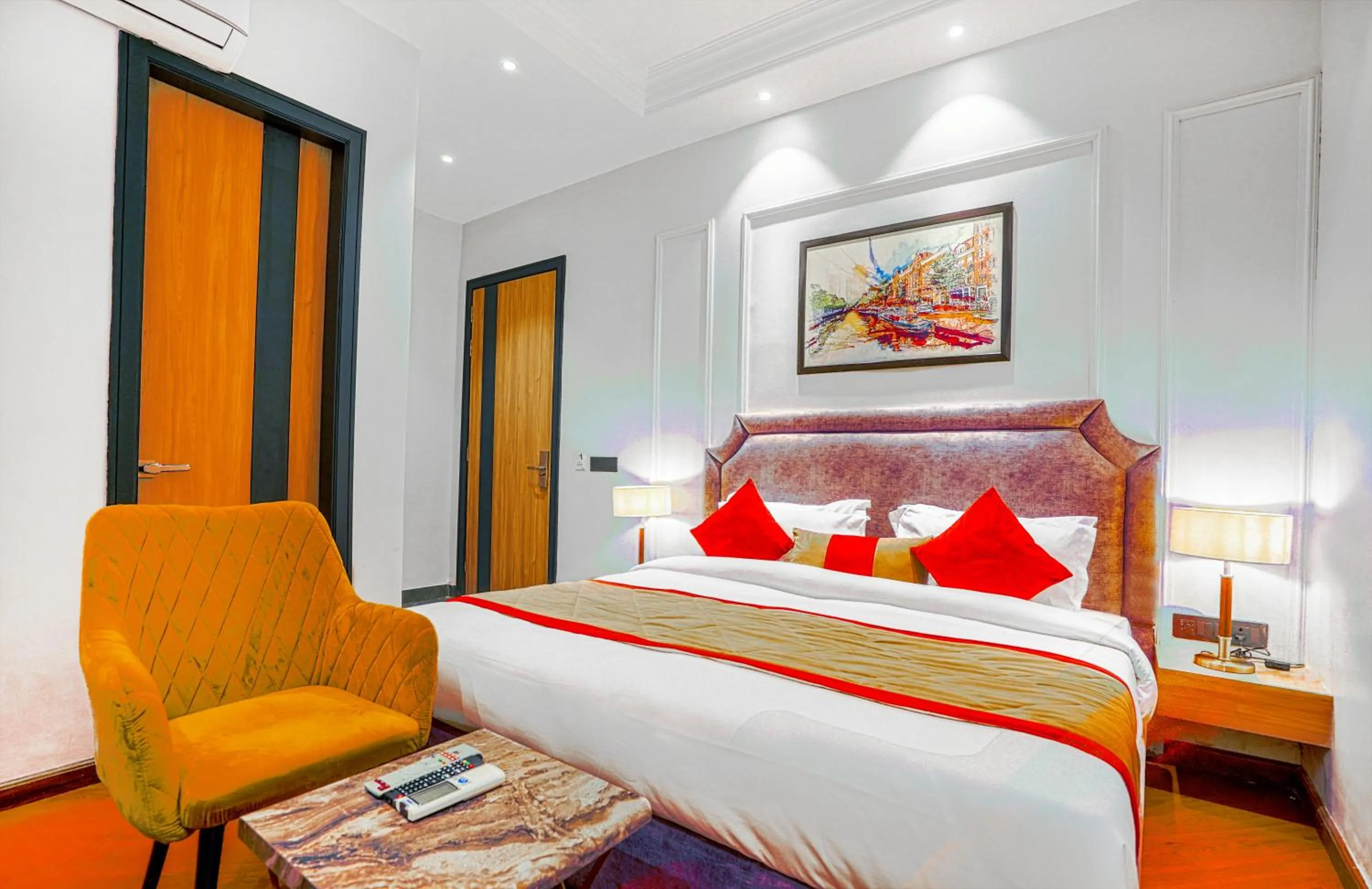 Seating area, Bed in Hotel Grand Cabbana By Levelup Hotels