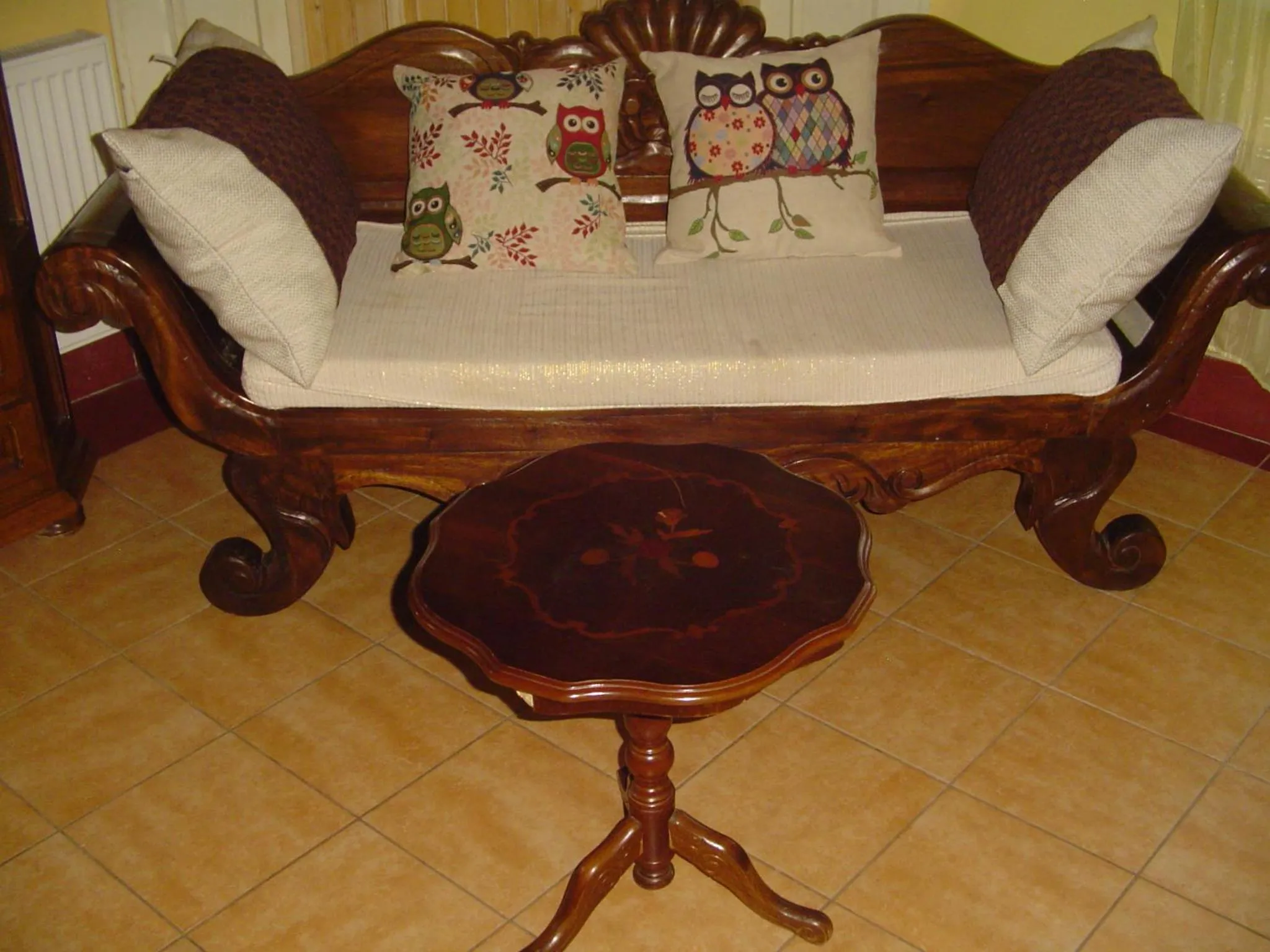 Seating area in Everlast