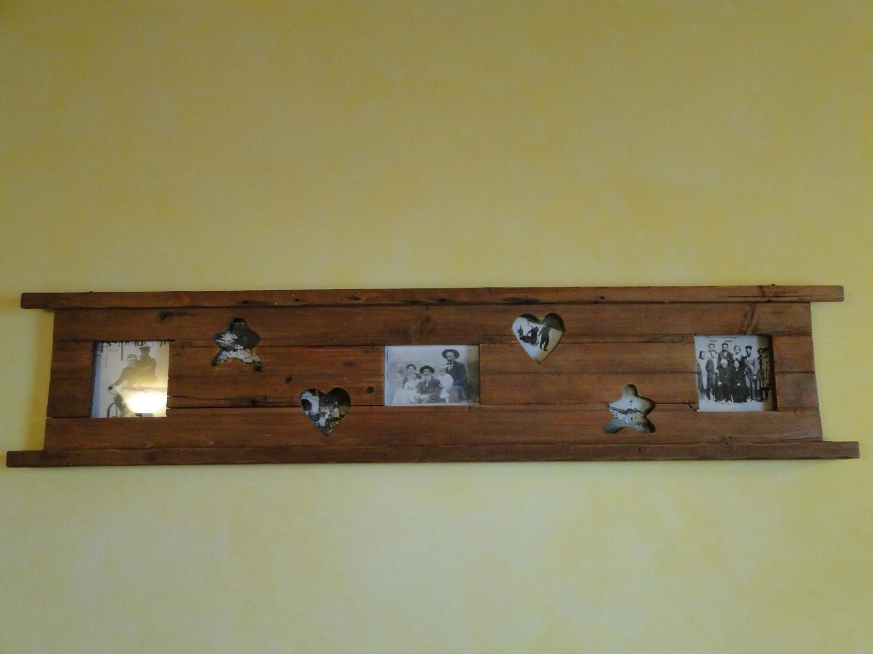 Decorative detail in Hotel L'espoir