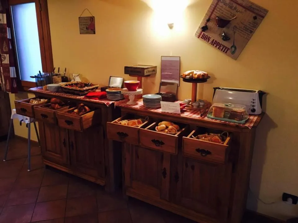 Buffet breakfast in Hotel L'espoir