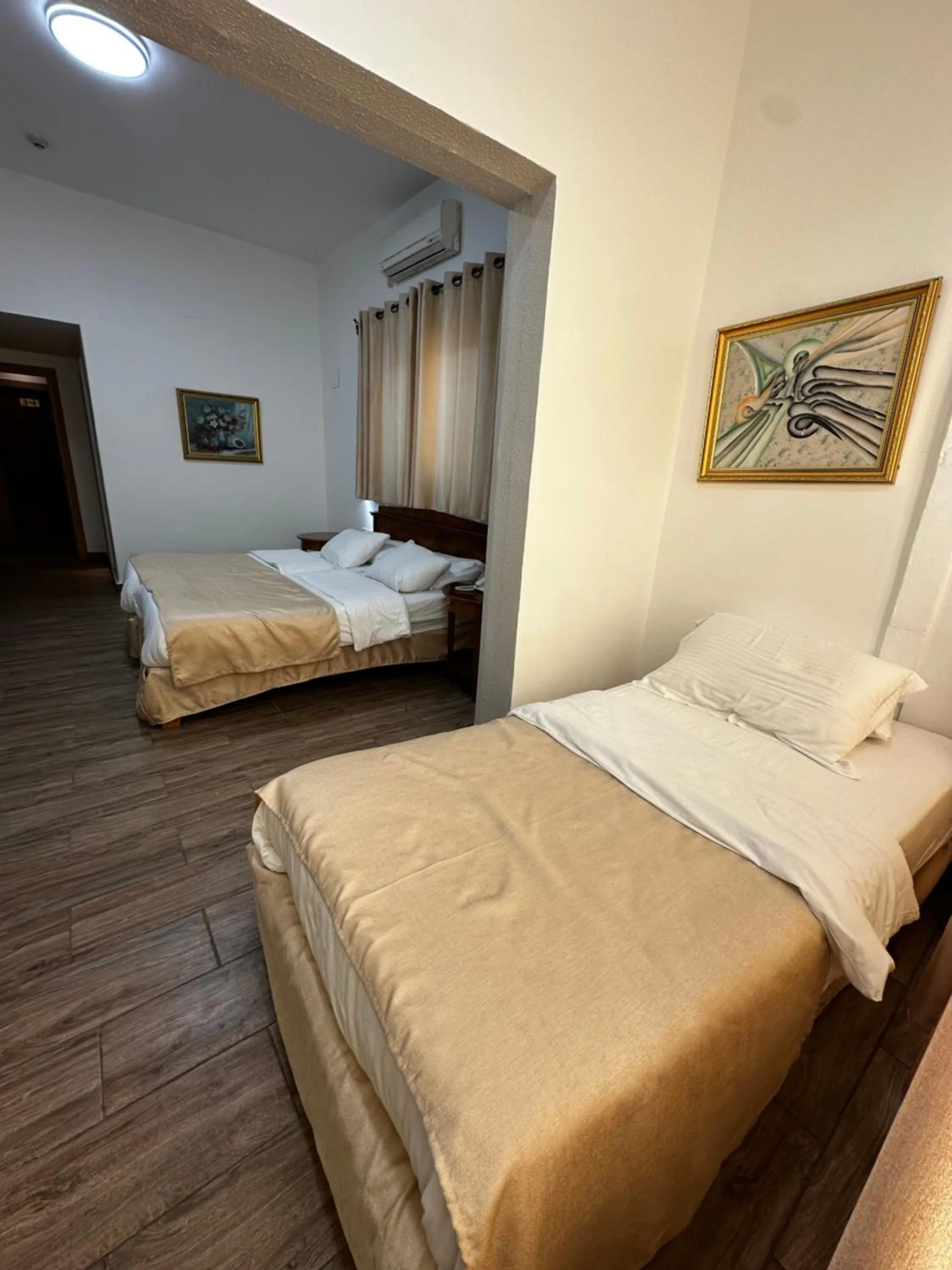 Bed in Shepherd Hotel