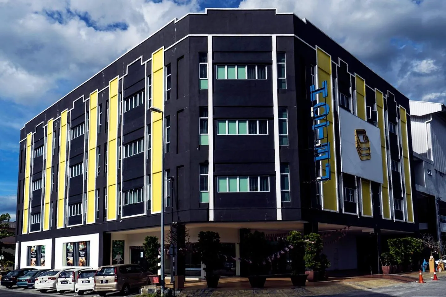 Facade/entrance in Golden Roof Hotel Ampang Ipoh