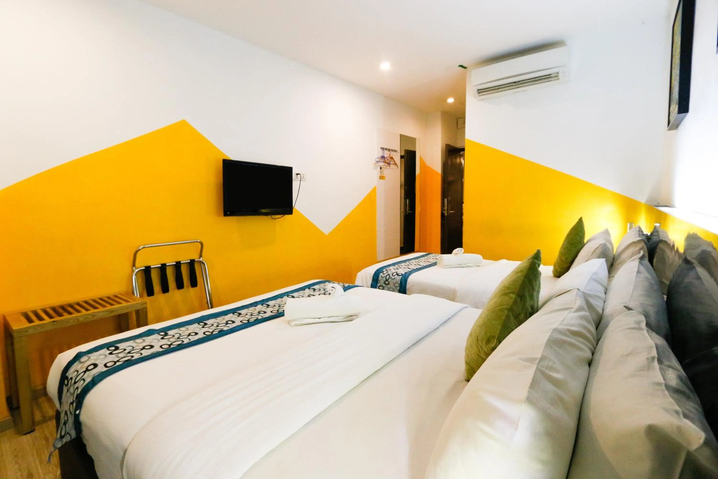 Photo of the whole room, Bed in Golden Roof Hotel Ampang Ipoh
