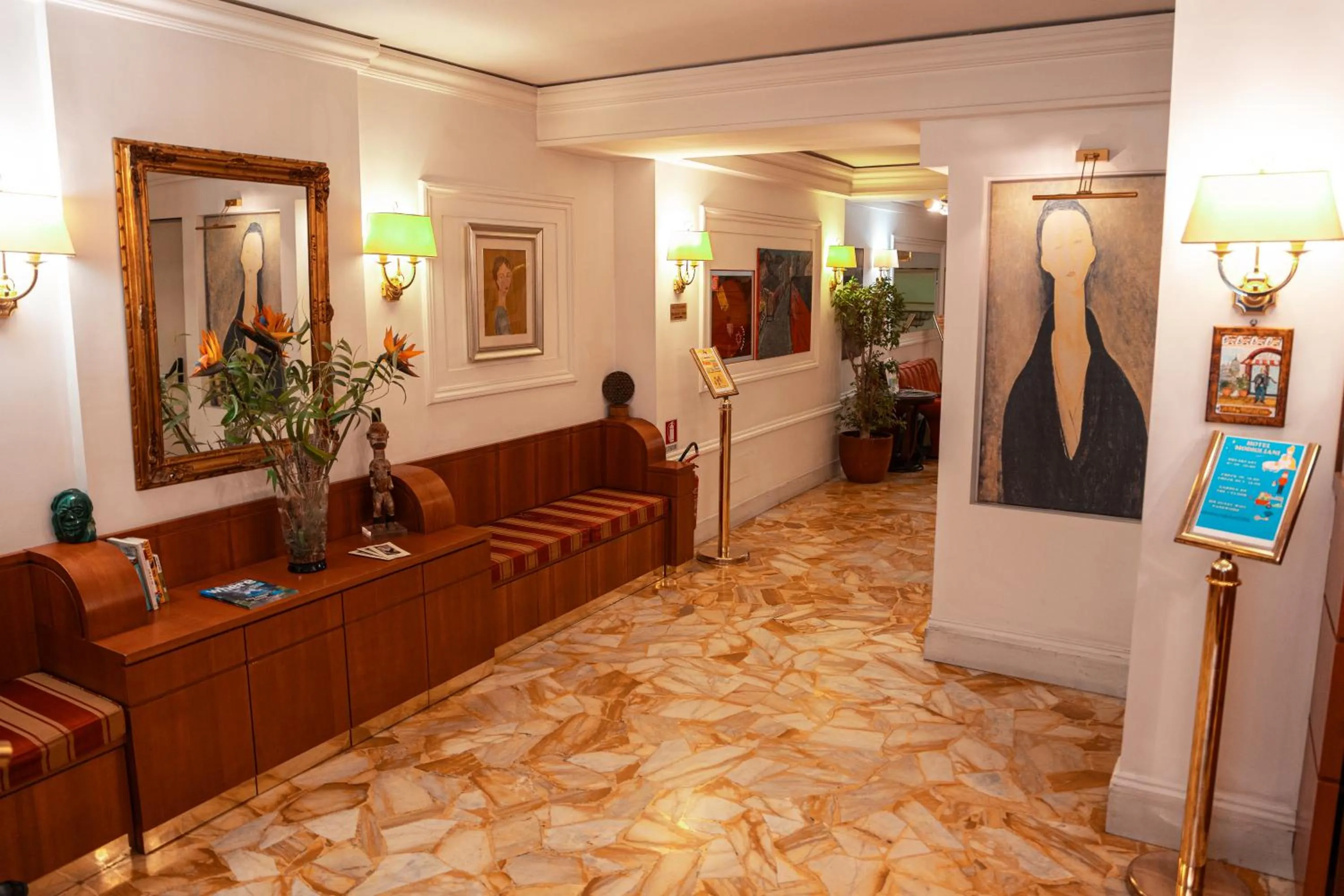 Lobby or reception in Hotel Modigliani