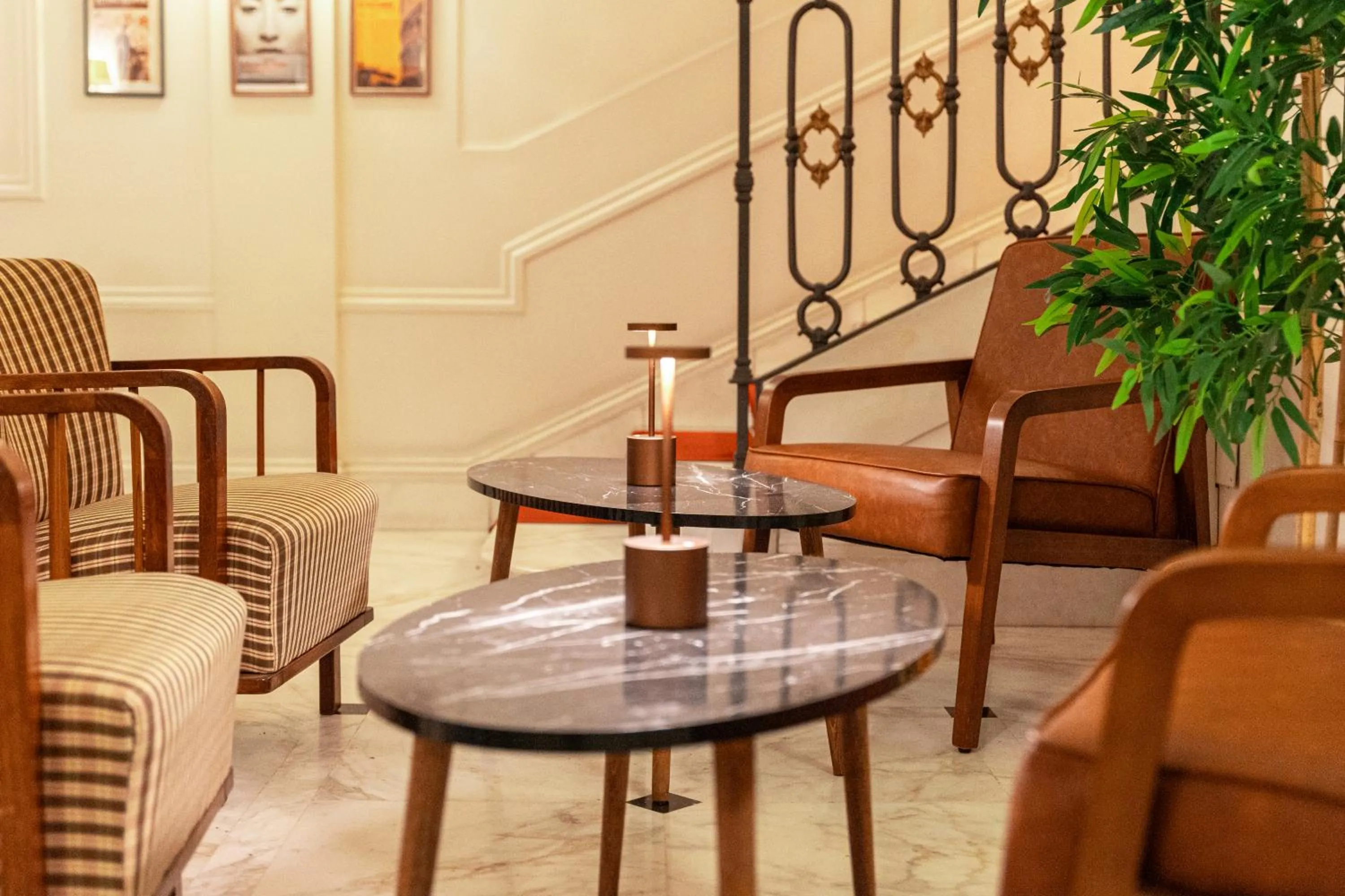 Seating area in Hotel Modigliani