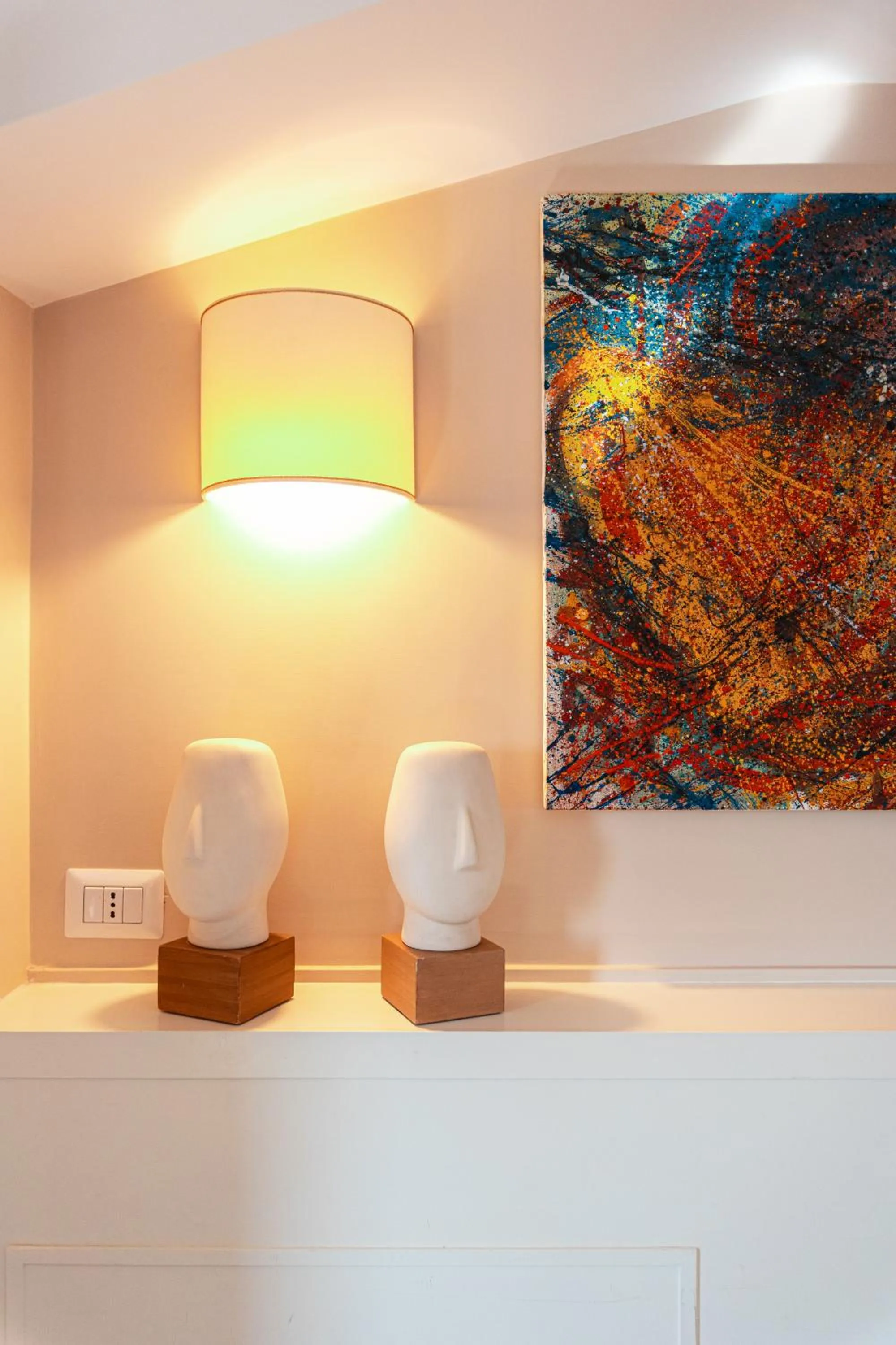 Decorative detail in Hotel Modigliani