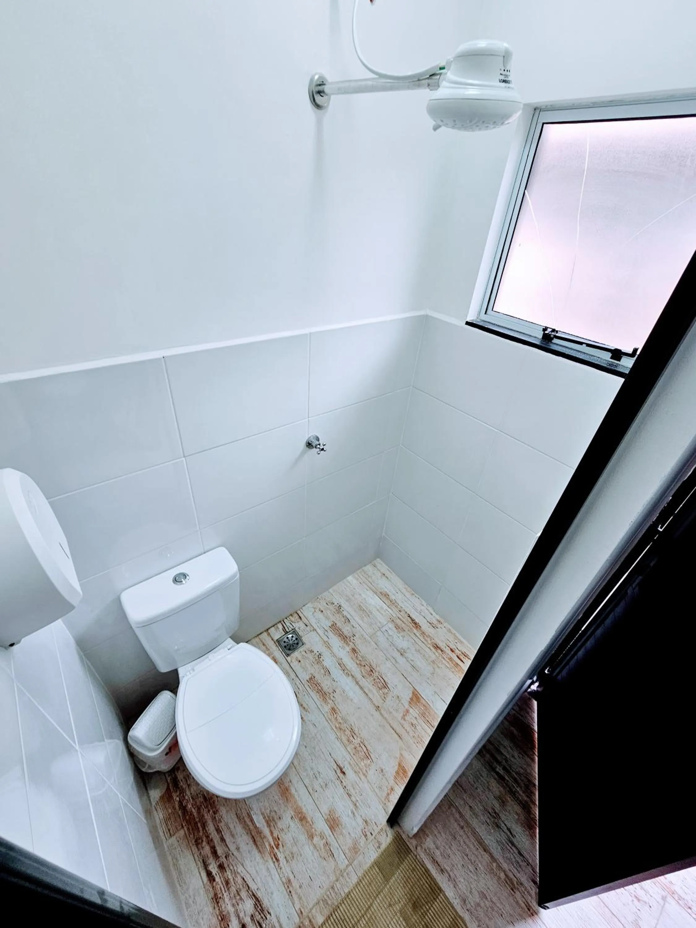 Shower in Hotel Com.Viver