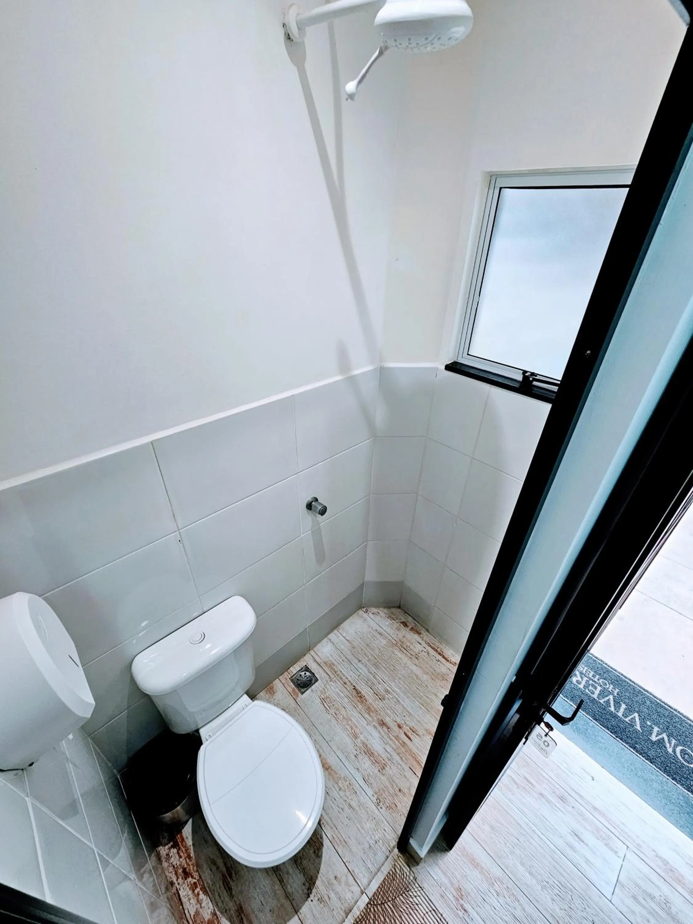 Shower in Hotel Com.Viver