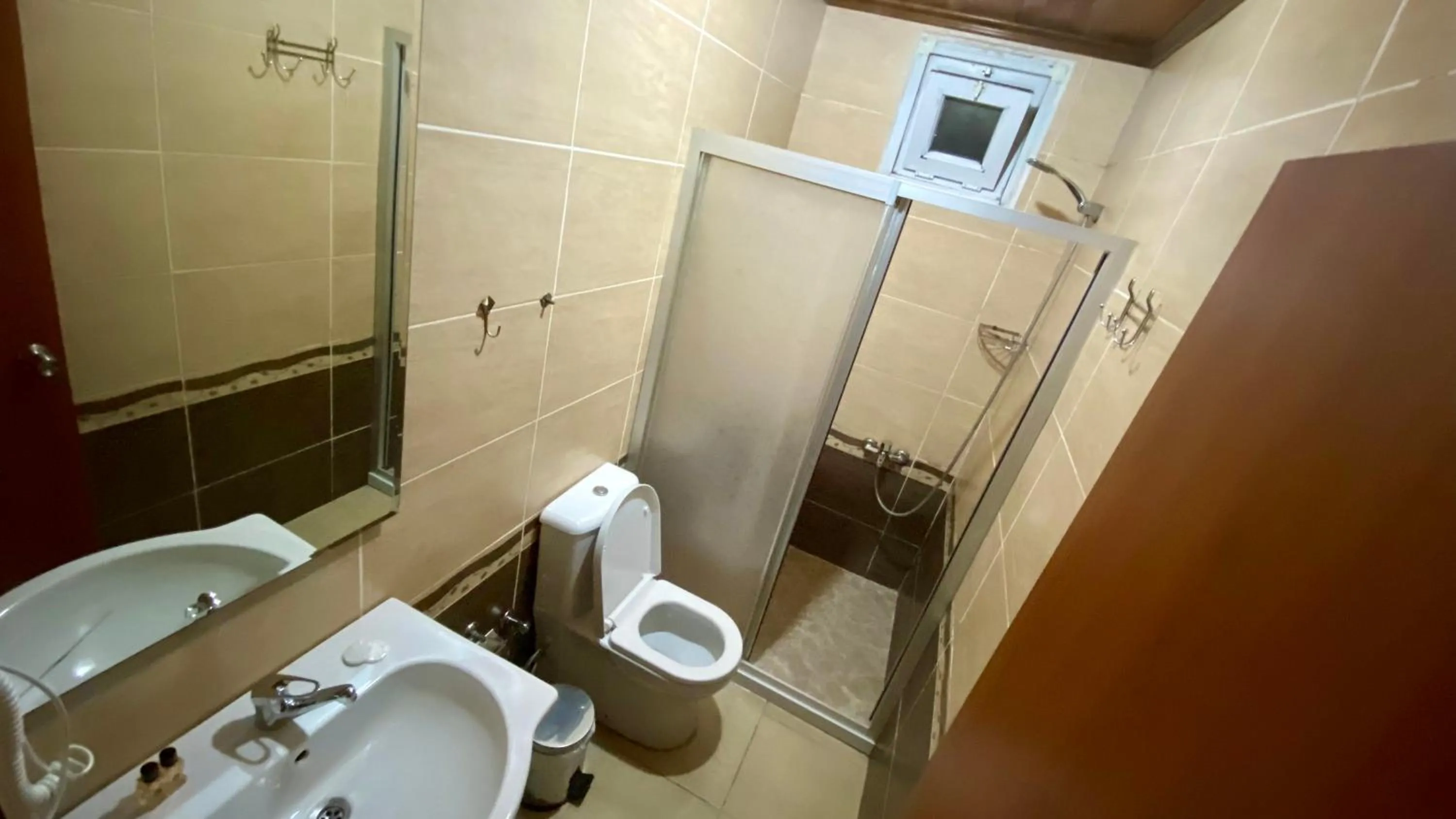 Shower in Herton Boutique Hotel