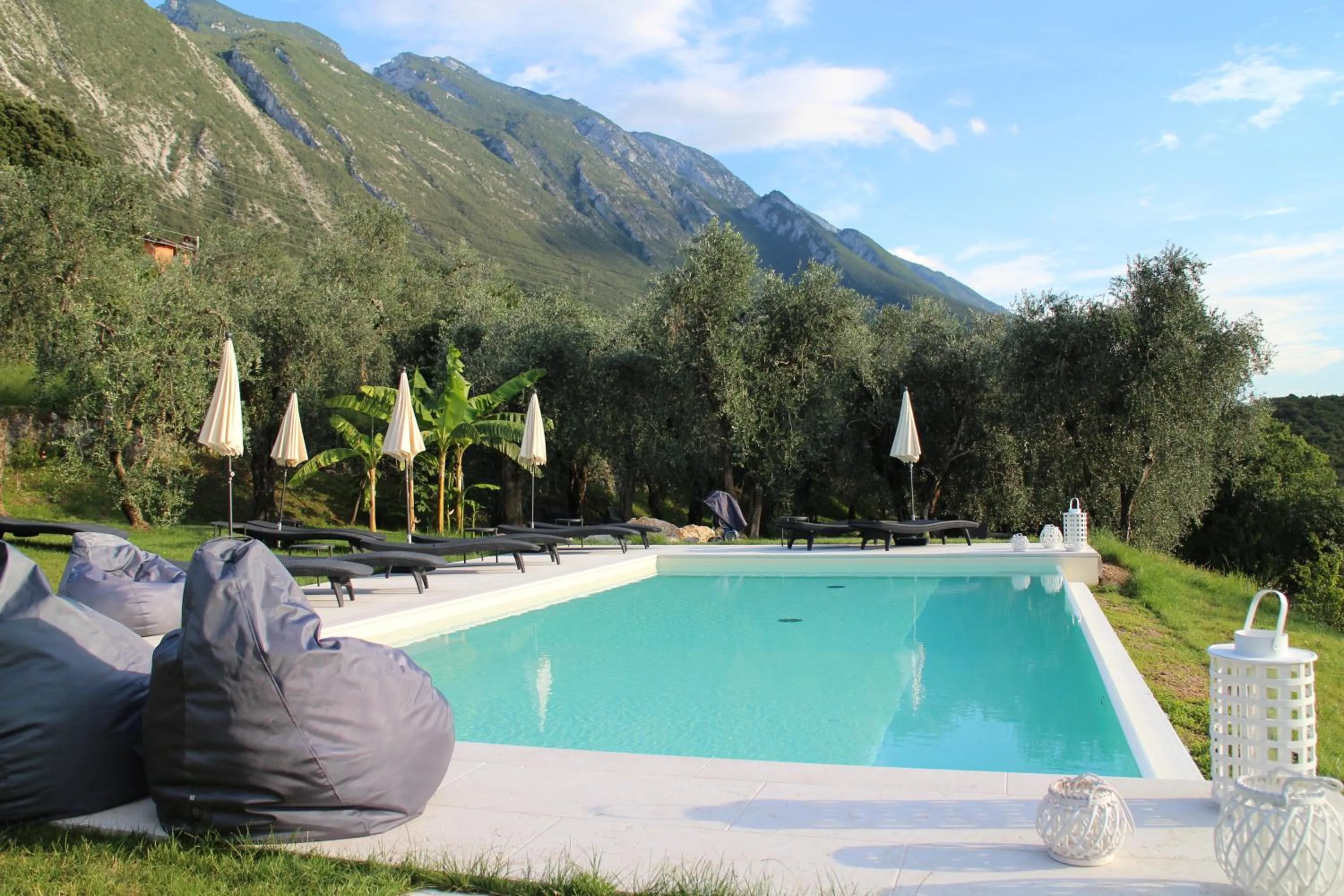 Swimming pool in Guesthouse Grand View