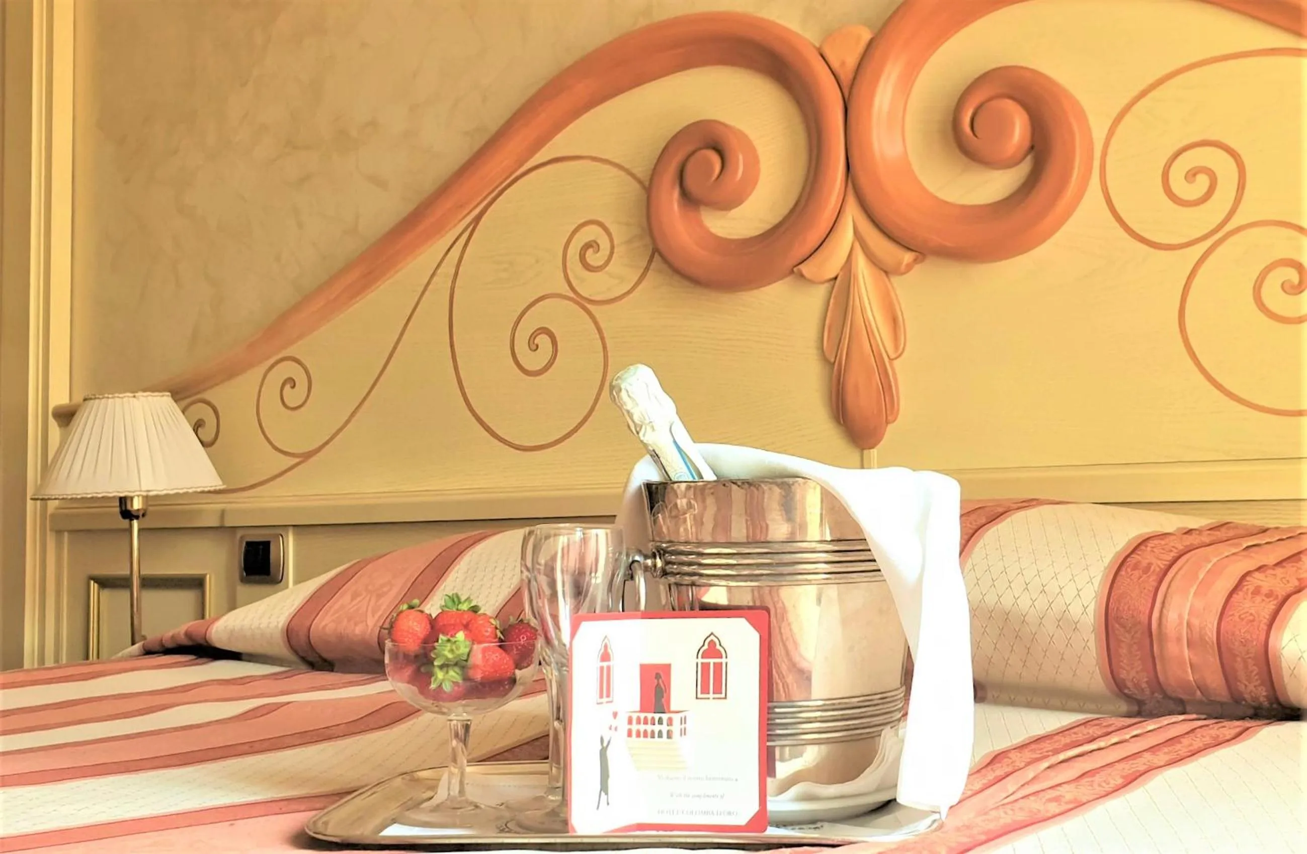 Bedroom, Bed in Hotel Colomba d'Oro