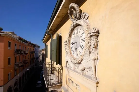 Facade/entrance in Hotel Colomba d'Oro