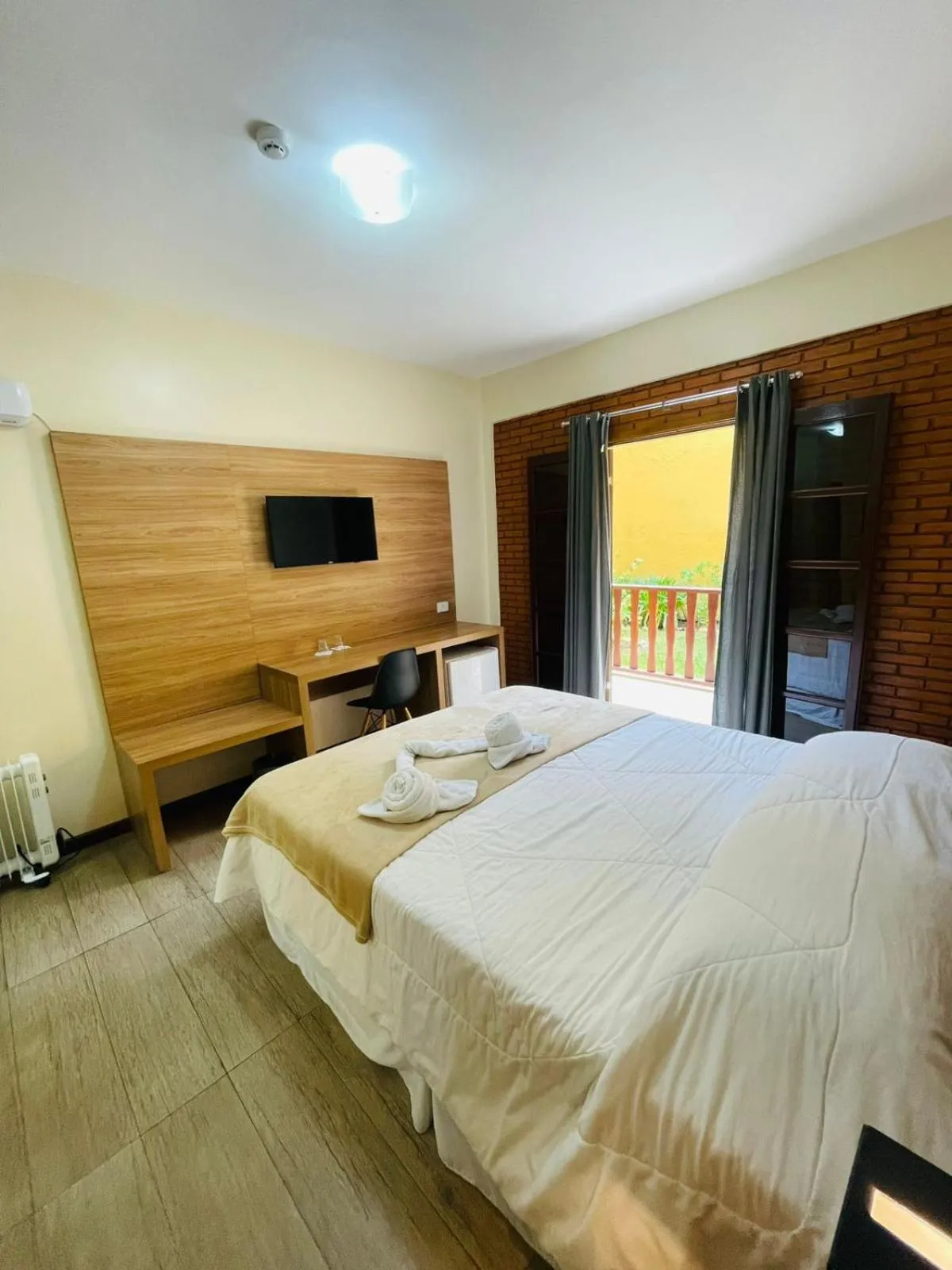 Bedroom, Bed in Hotel Garnier