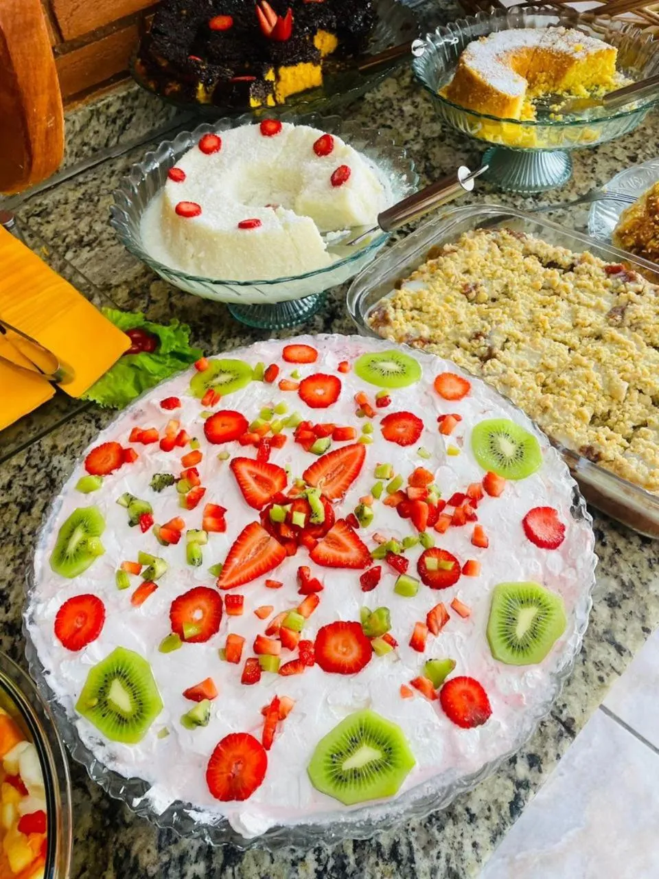 Restaurant/places to eat in Hotel Garnier