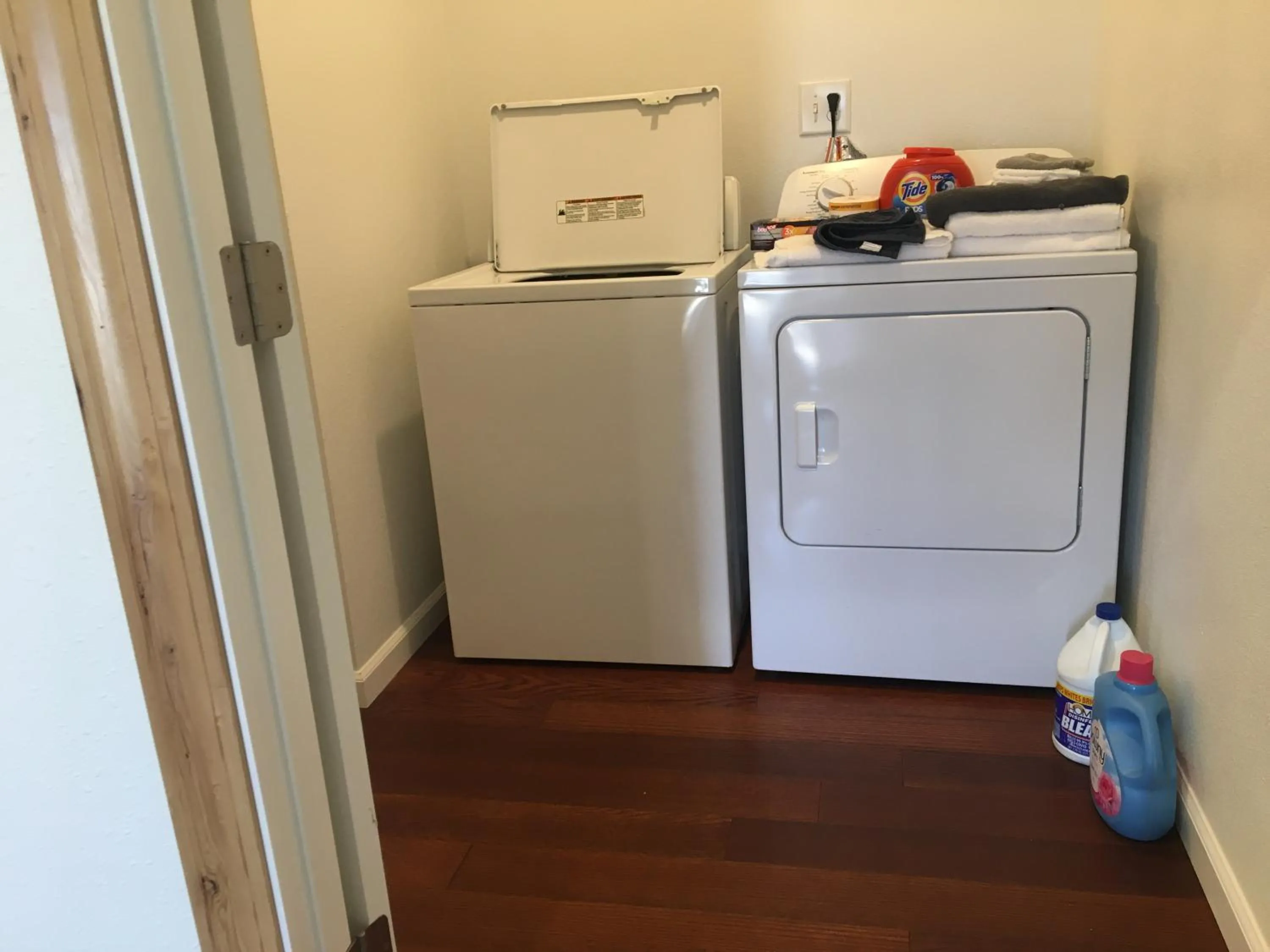 laundry in Dream Drift Motel