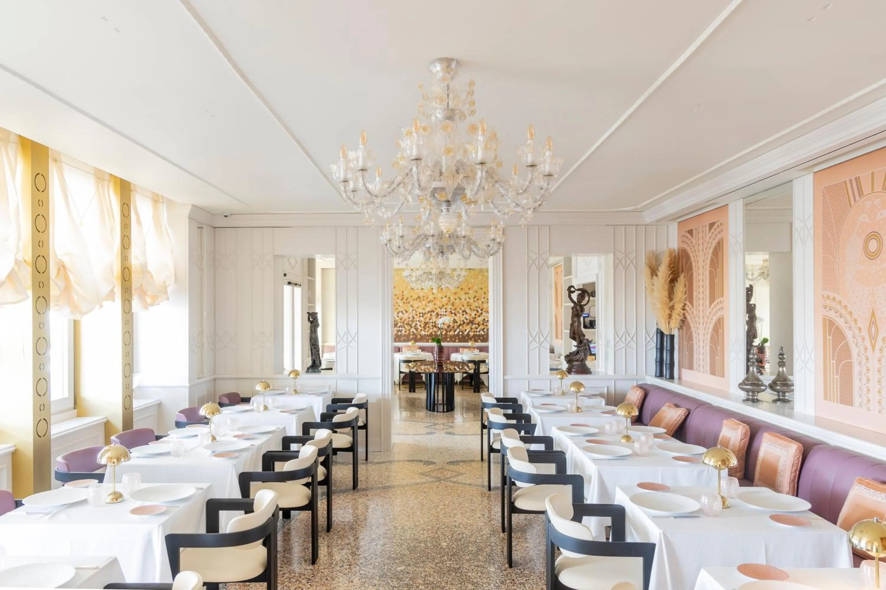 Restaurant/places to eat in Londra Palace Venezia