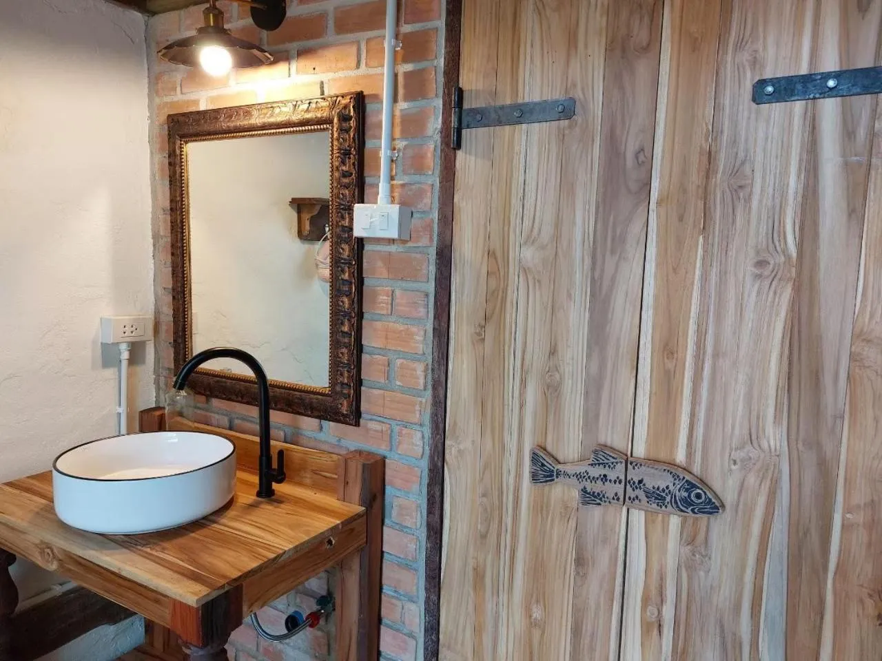 Bathroom in THE RIVER RUNS CHIANG KLANG