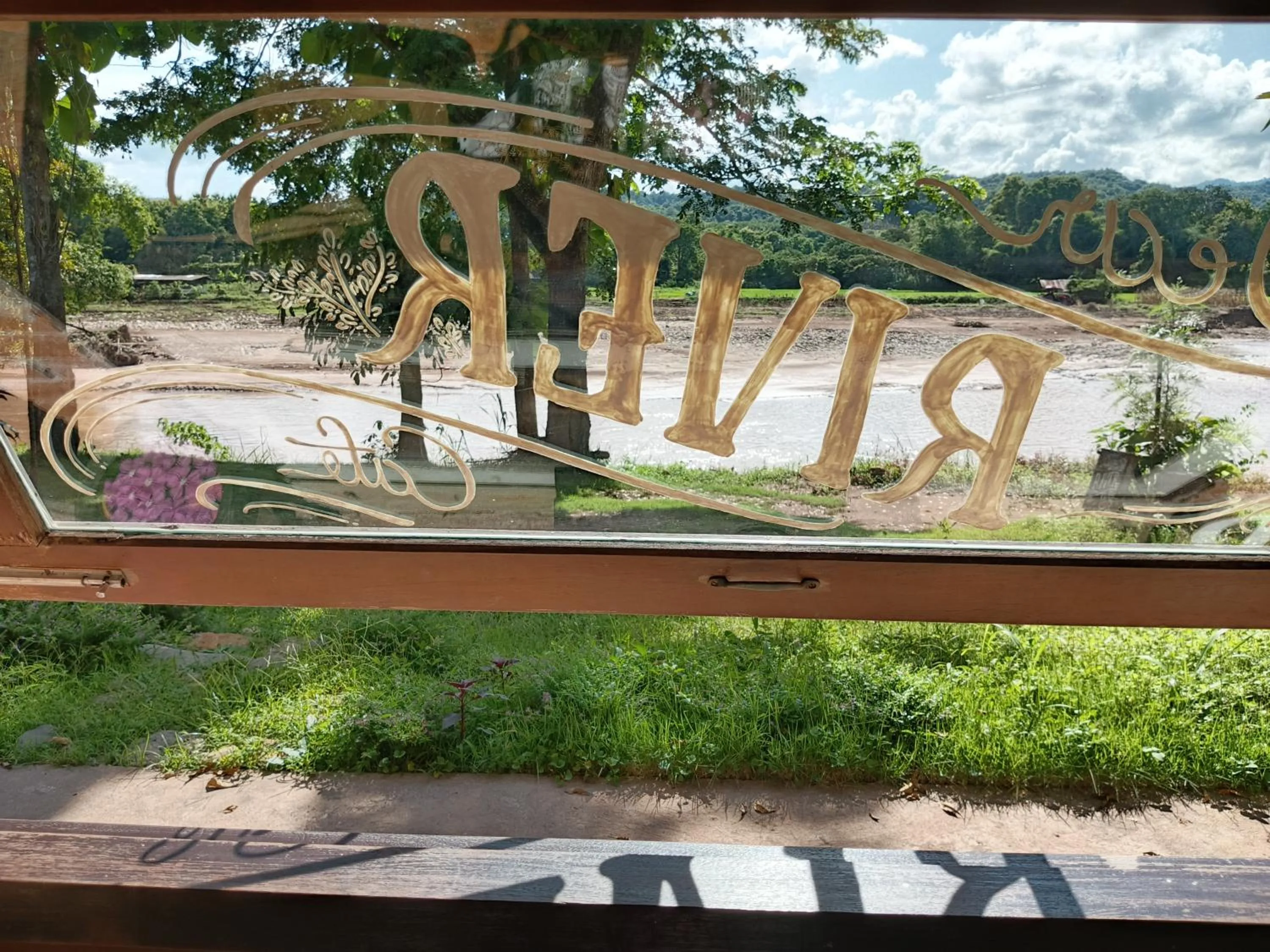 THE RIVER RUNS CHIANG KLANG