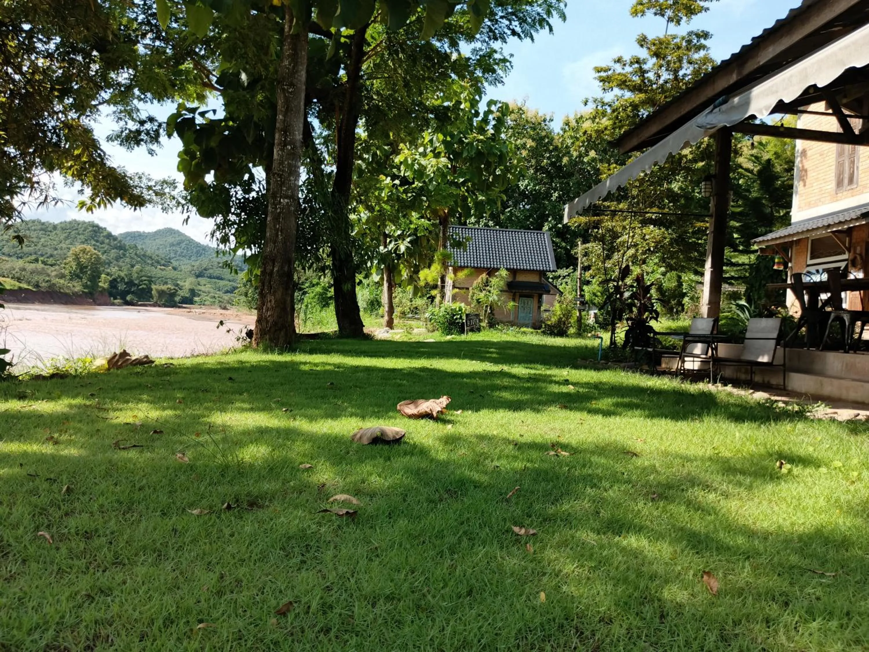 THE RIVER RUNS CHIANG KLANG