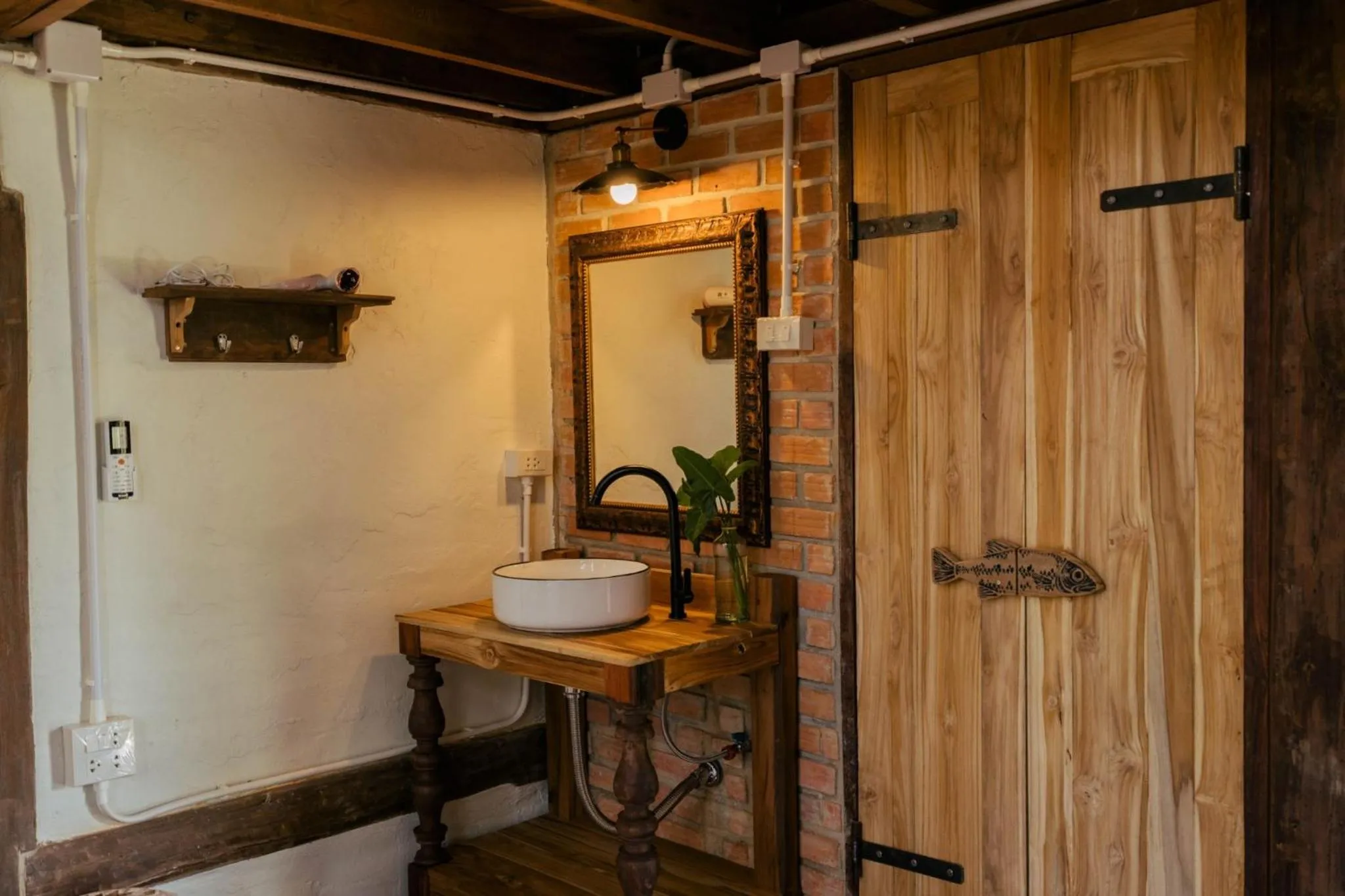 Bathroom in THE RIVER RUNS CHIANG KLANG