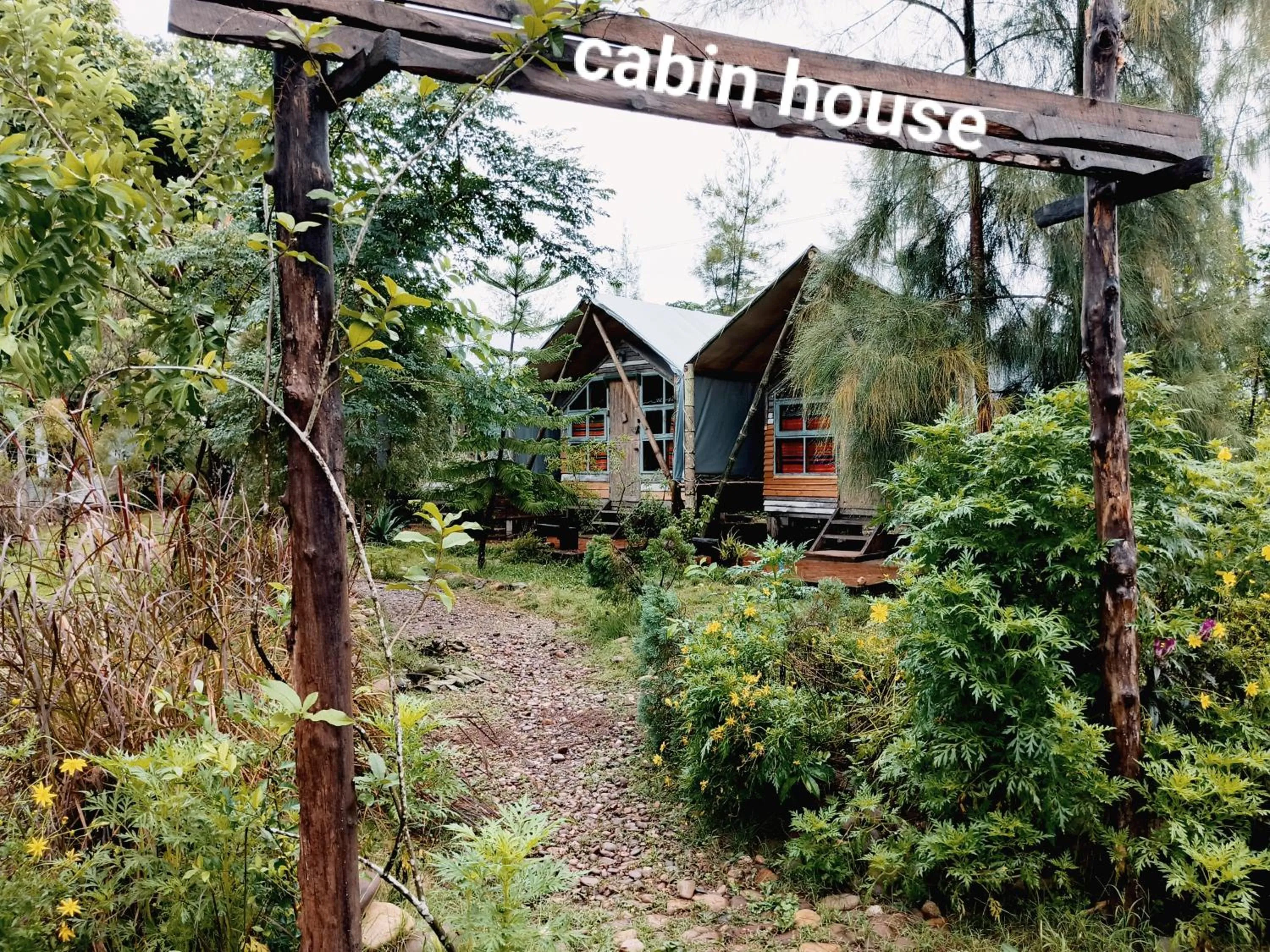 THE RIVER RUNS CHIANG KLANG