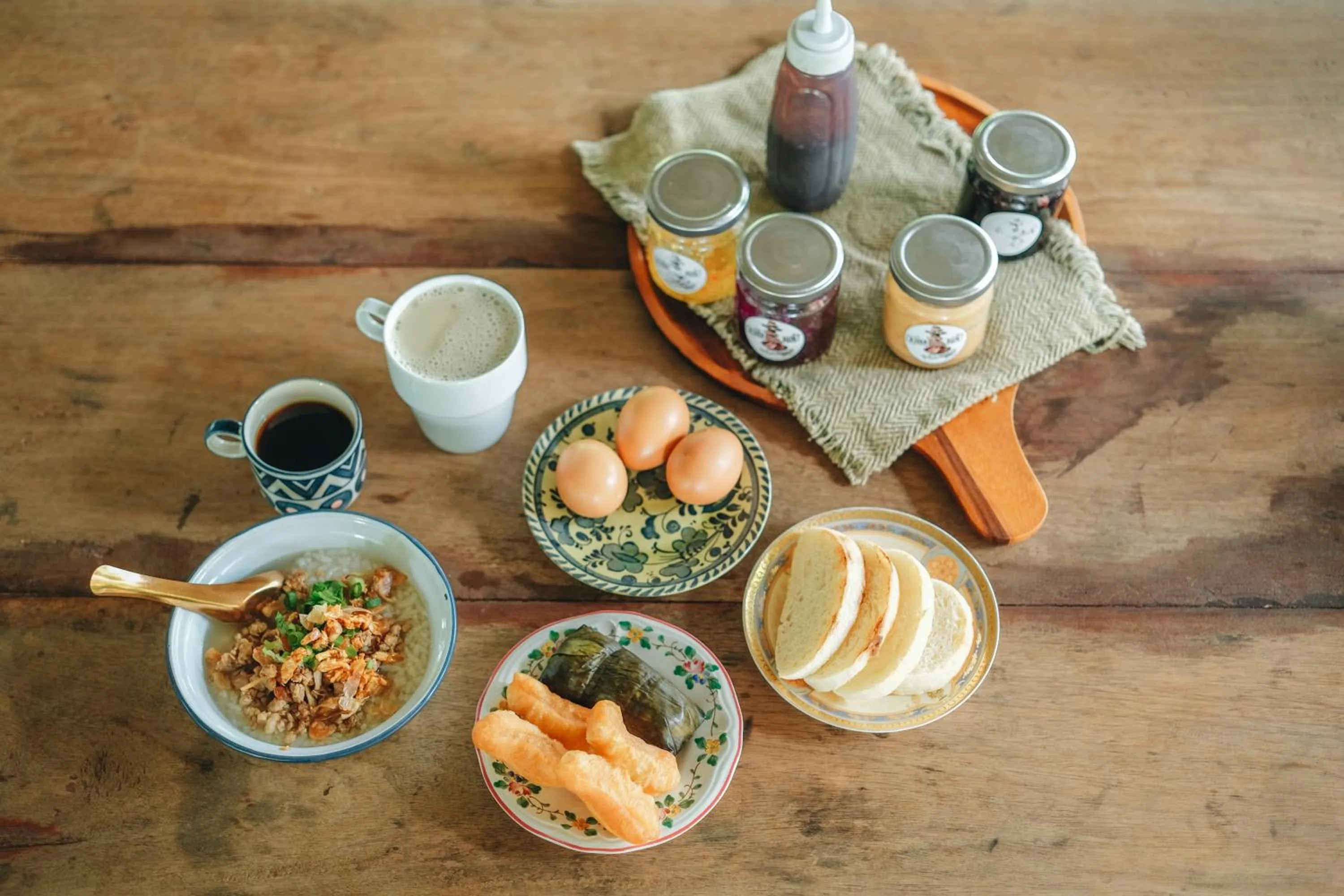 Breakfast in THE RIVER RUNS CHIANG KLANG