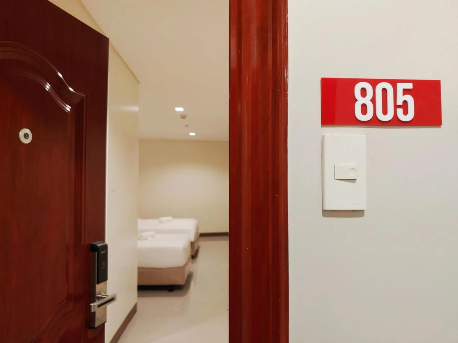 Facade/entrance, Bed in Kaizen Suites